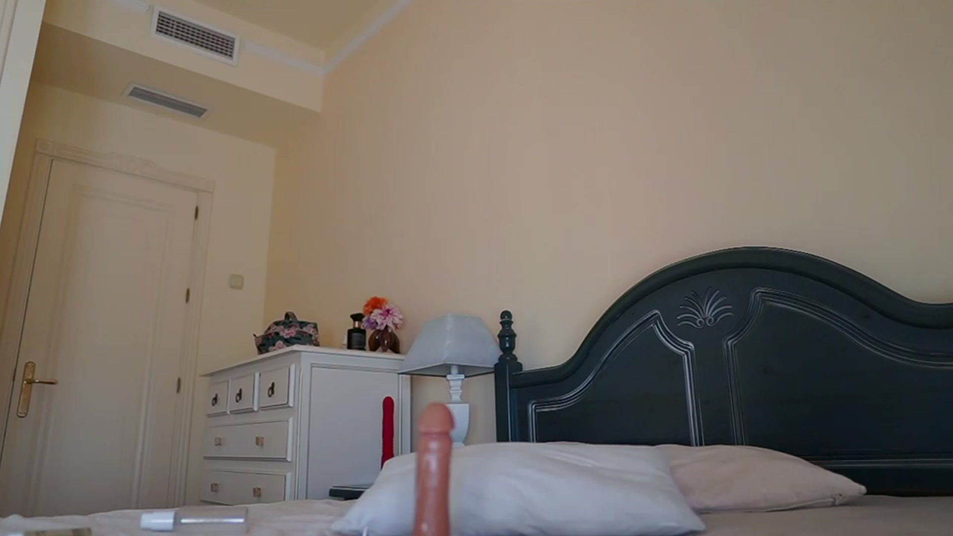Gallery image thumbnail from Okssanna1's myfreecams stream on, 11/11/2023, 10:53 image 11 of 20