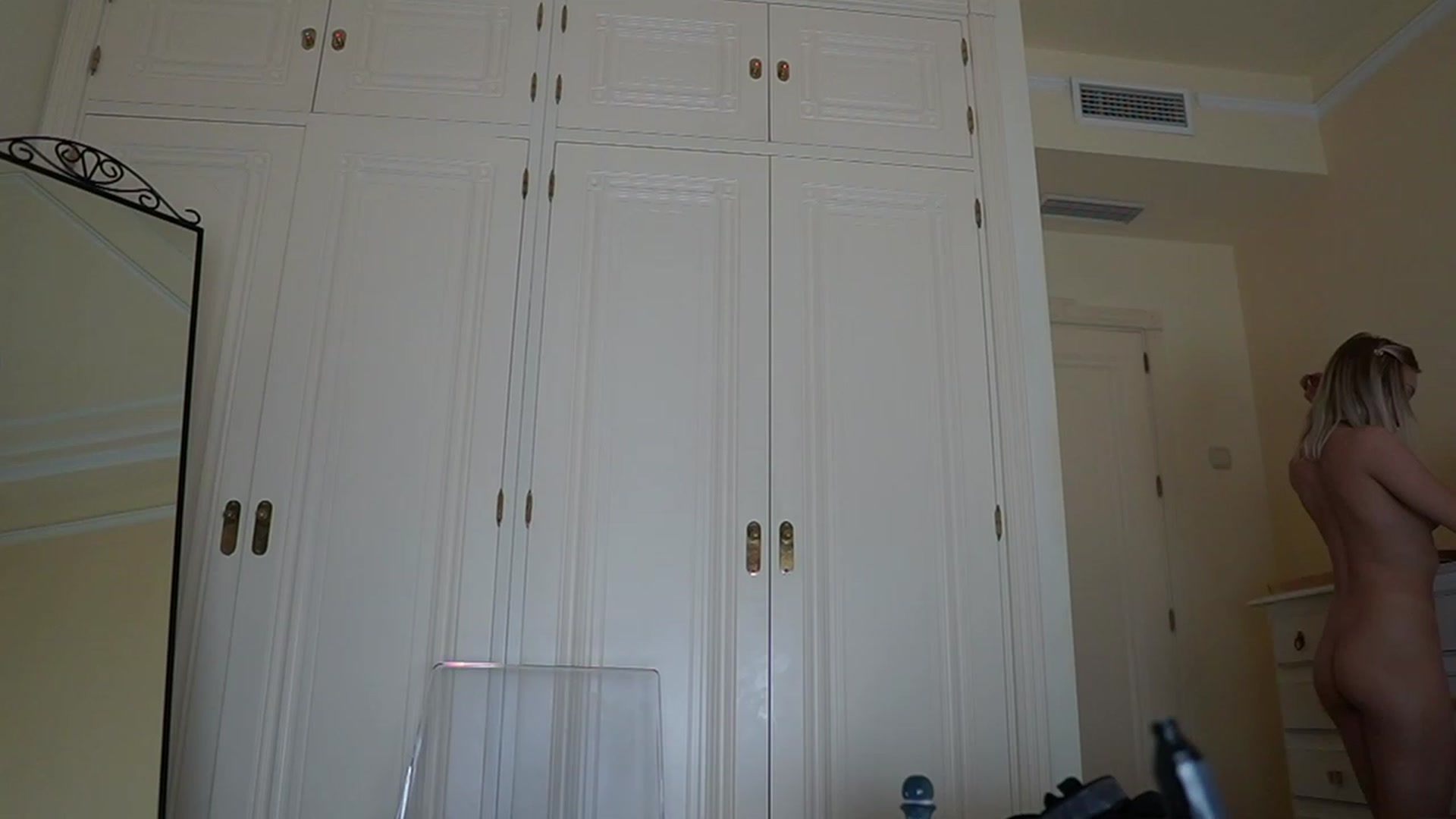 Gallery image thumbnail from Okssanna1's myfreecams stream on, 11/20/2023, 11:49 image 7 of 20