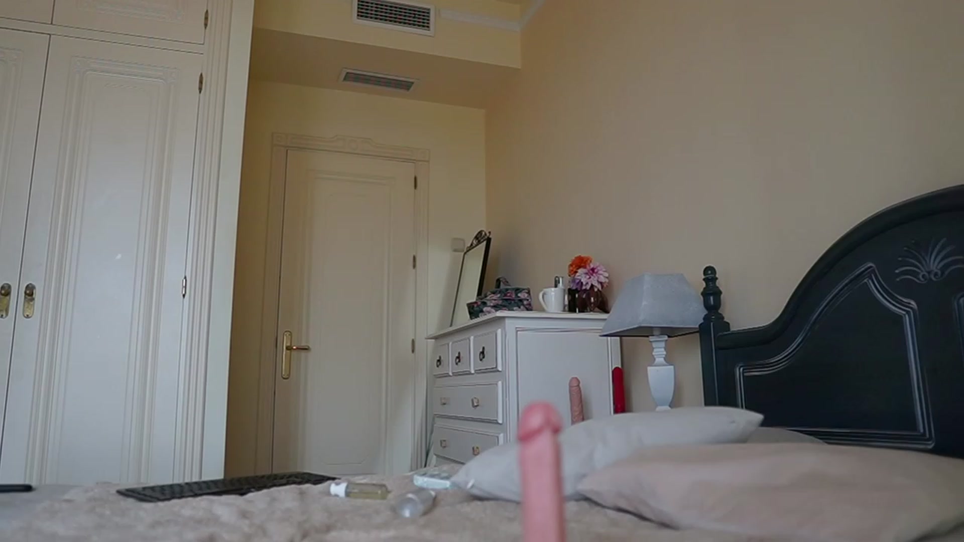 Gallery image thumbnail from Okssanna1's myfreecams stream on, 12/04/2023, 09:46 image 14 of 20