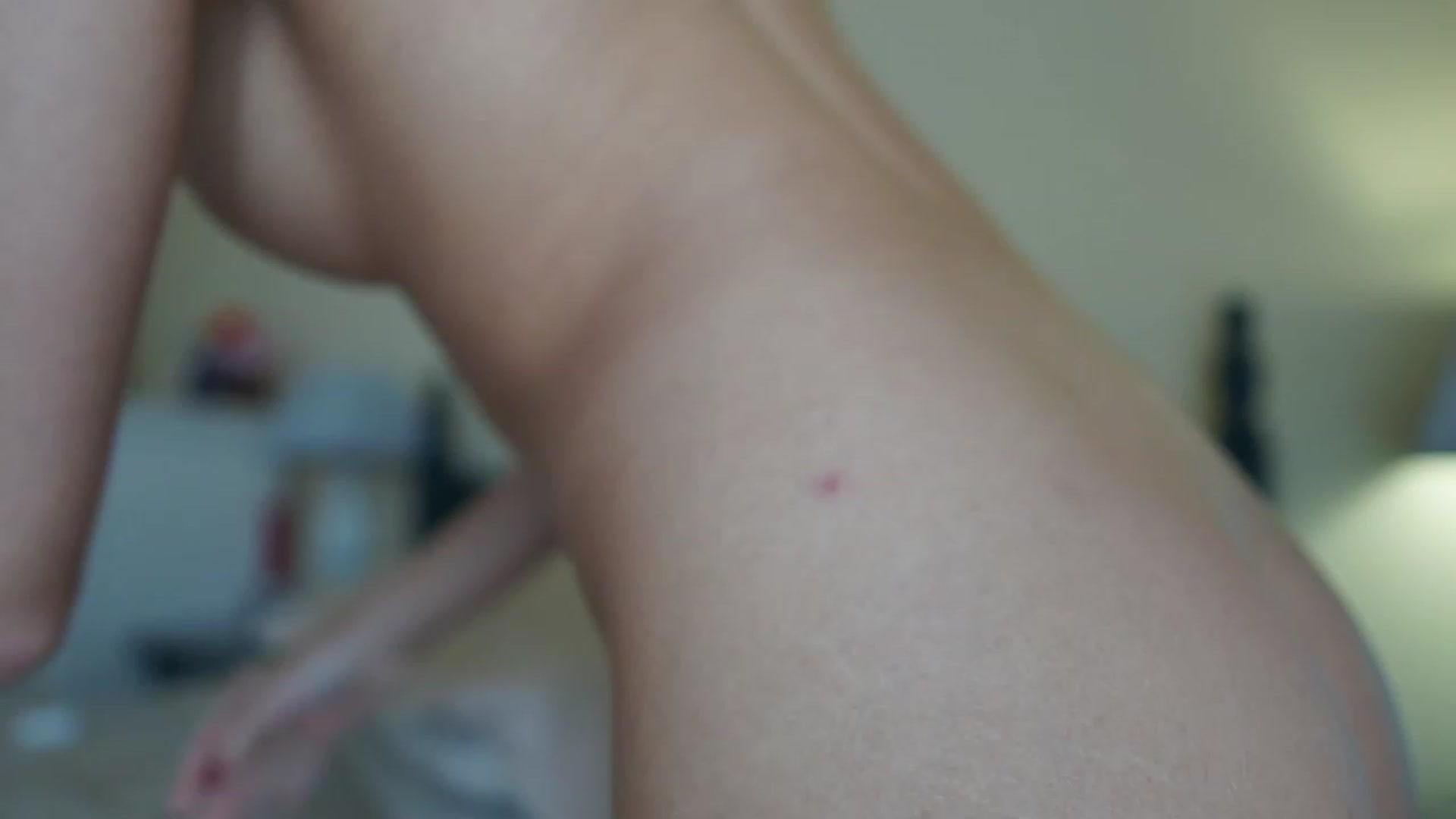 Gallery image thumbnail from Okssanna1's myfreecams stream on, 12/06/2023, 12:17 image 10 of 20