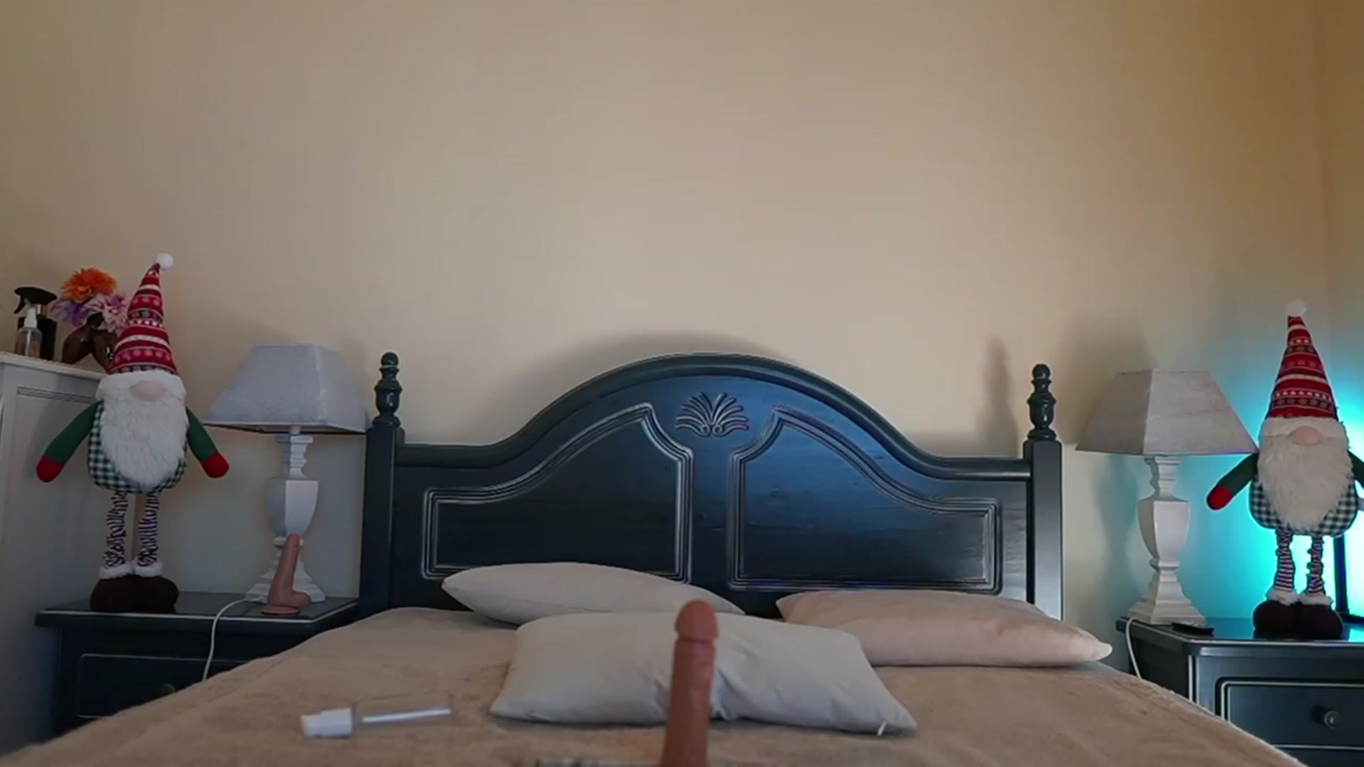 Gallery image thumbnail from Okssanna1's myfreecams stream on, 12/10/2023, 12:37 image 19 of 20