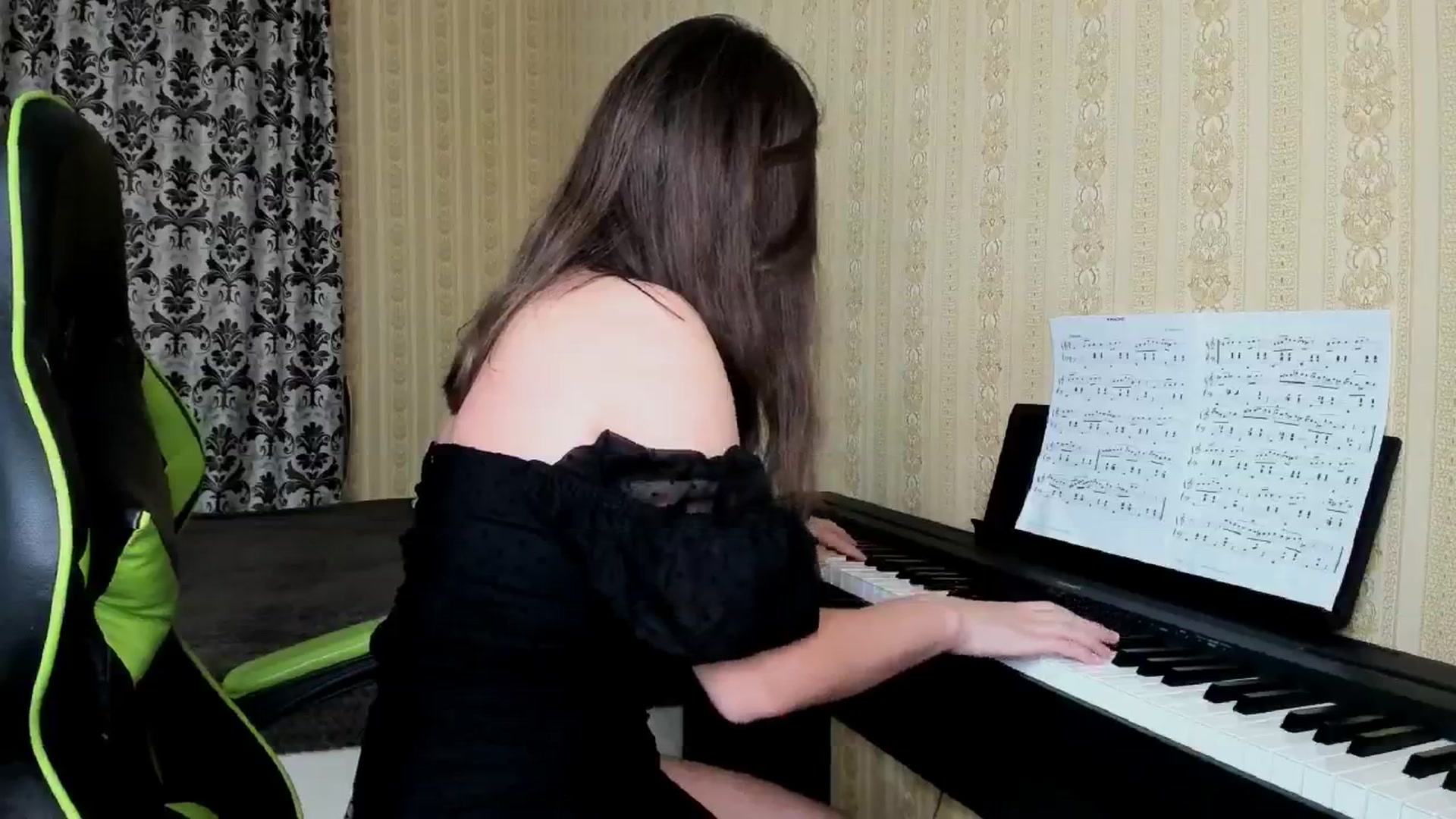 Gallery image thumbnail from Oladushek18's myfreecams stream on, 03/30/2025, 13:44 image 17 of 20