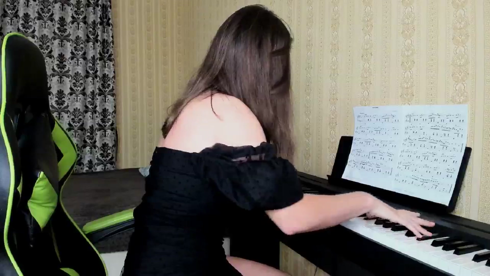 Gallery image thumbnail from Oladushek18's myfreecams stream on, 03/30/2025, 13:44 image 18 of 20