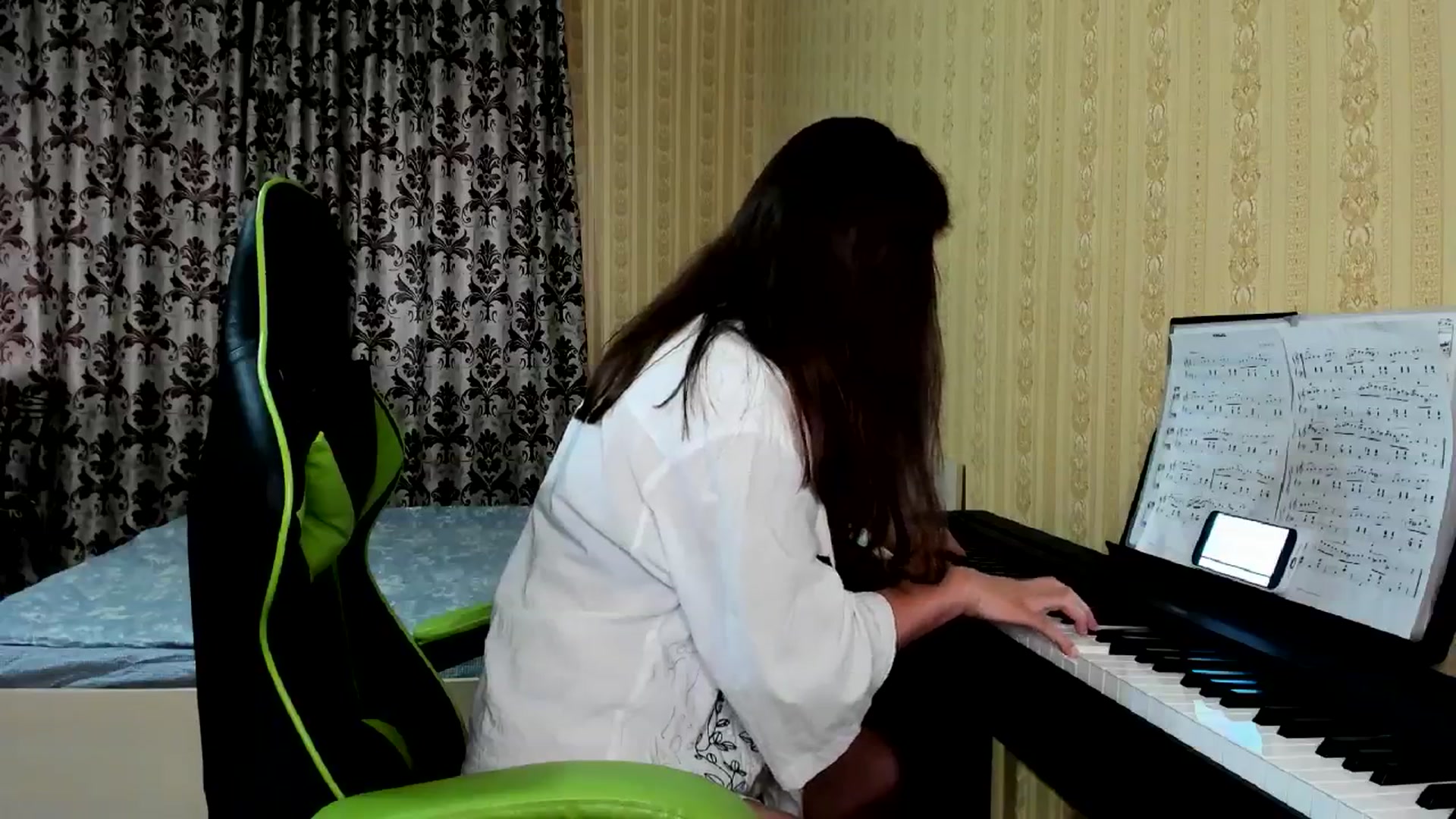 Gallery image thumbnail from Oladushek18's myfreecams stream on, 04/06/2025, 14:27 image 16 of 20
