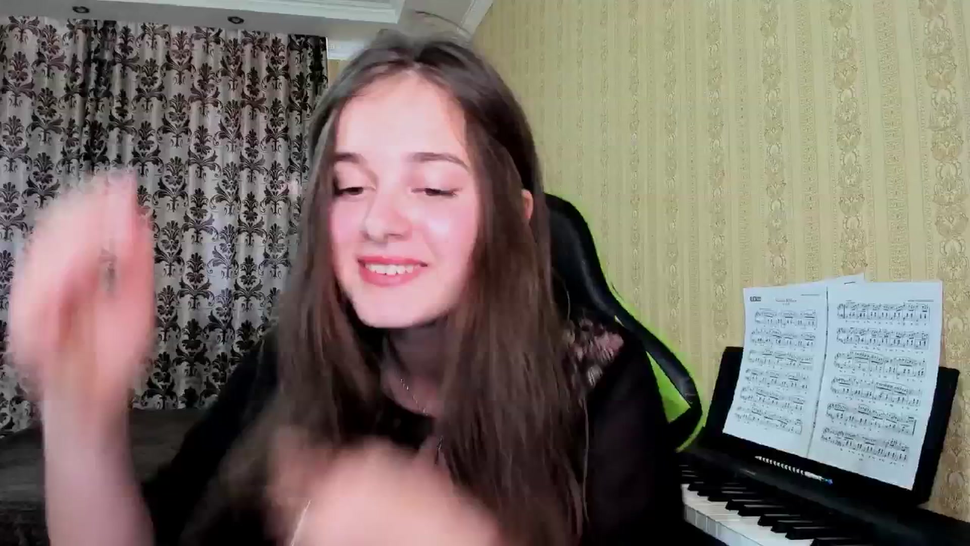 Gallery image thumbnail from Oladushek18's myfreecams stream on, 04/12/2025, 14:23 image 9 of 20