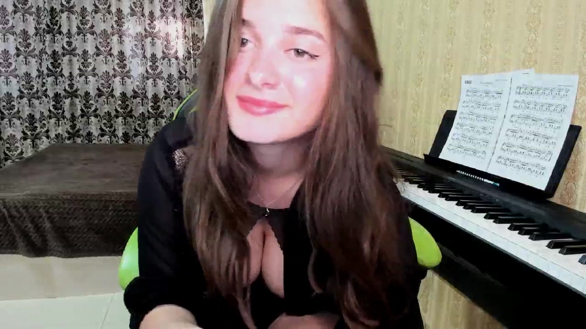 Gallery image thumbnail from Oladushek18's myfreecams stream on, 04/12/2025, 14:23 image 4 of 20