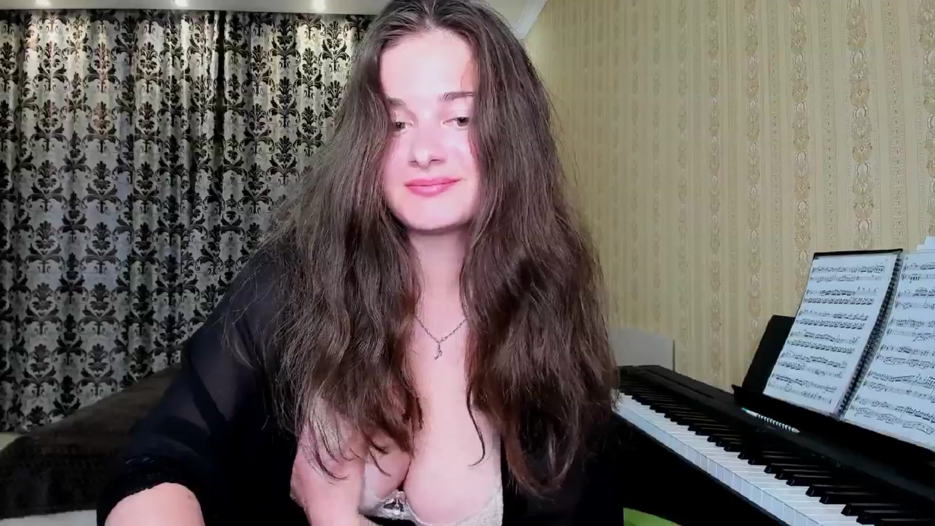 Gallery image thumbnail from Oladushek18's myfreecams stream on, 04/29/2025, 15:50 image 11 of 20