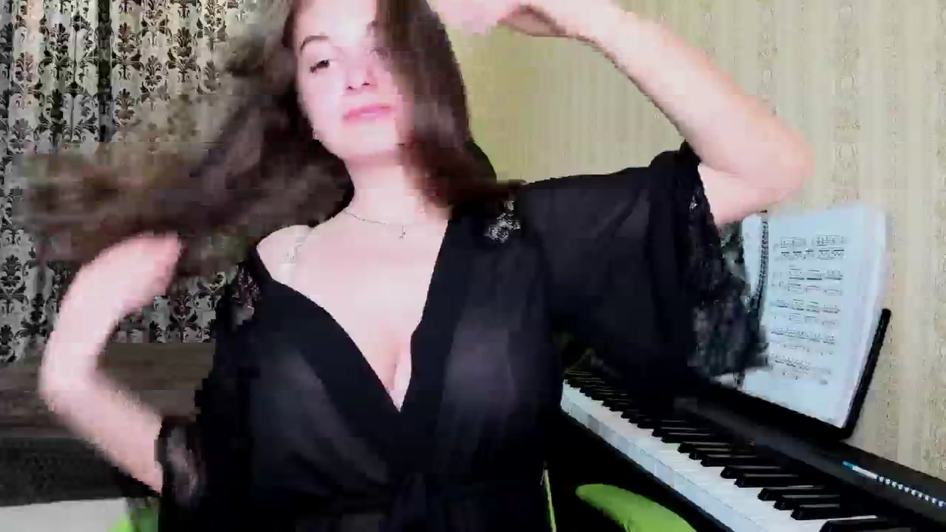 Gallery image thumbnail from Oladushek18's myfreecams stream on, 05/03/2025, 17:33 image 19 of 20