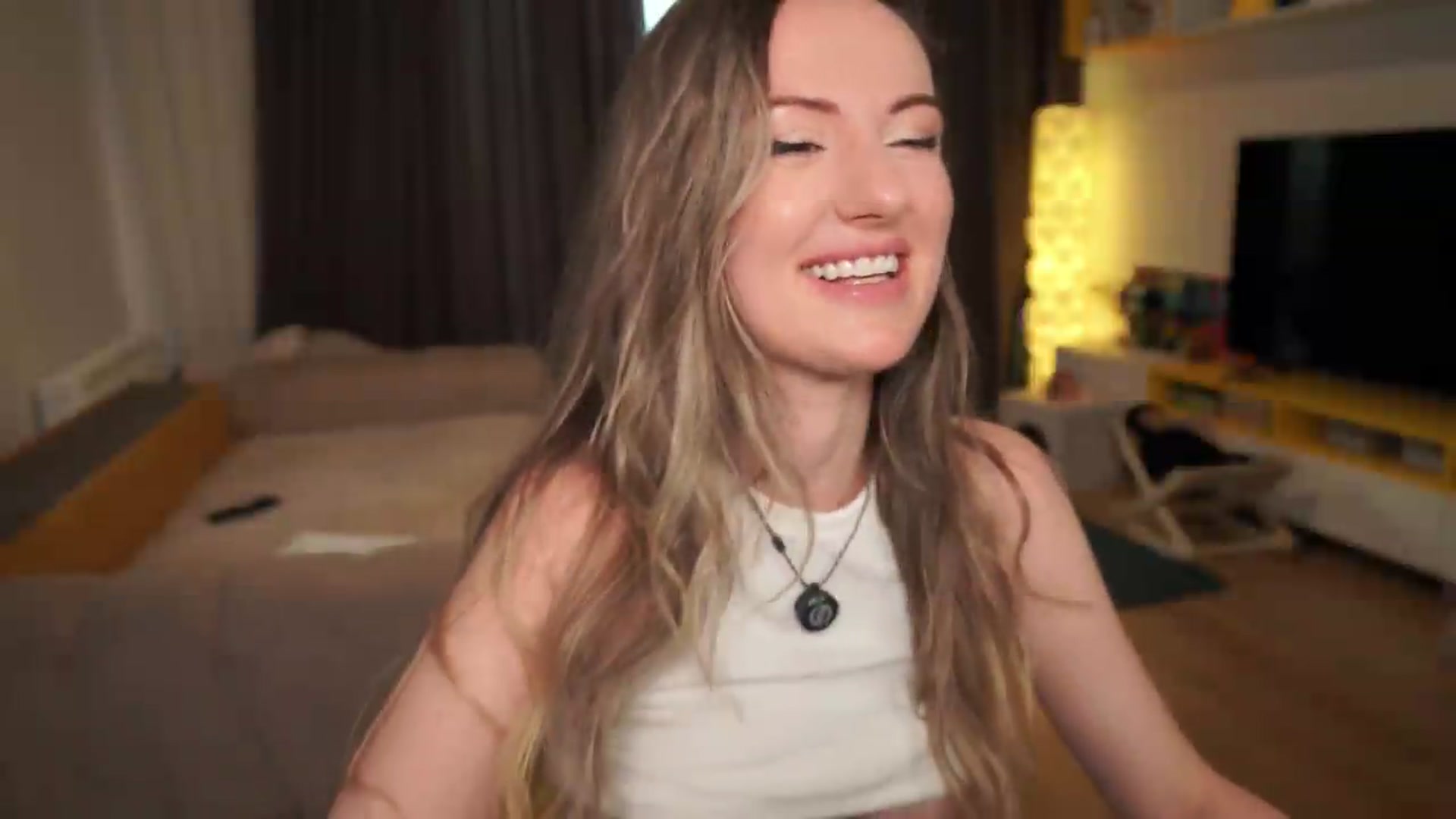 Gallery image thumbnail from Old_as_Wine's myfreecams stream on, 06/14/2026, 17:01 image 14 of 20