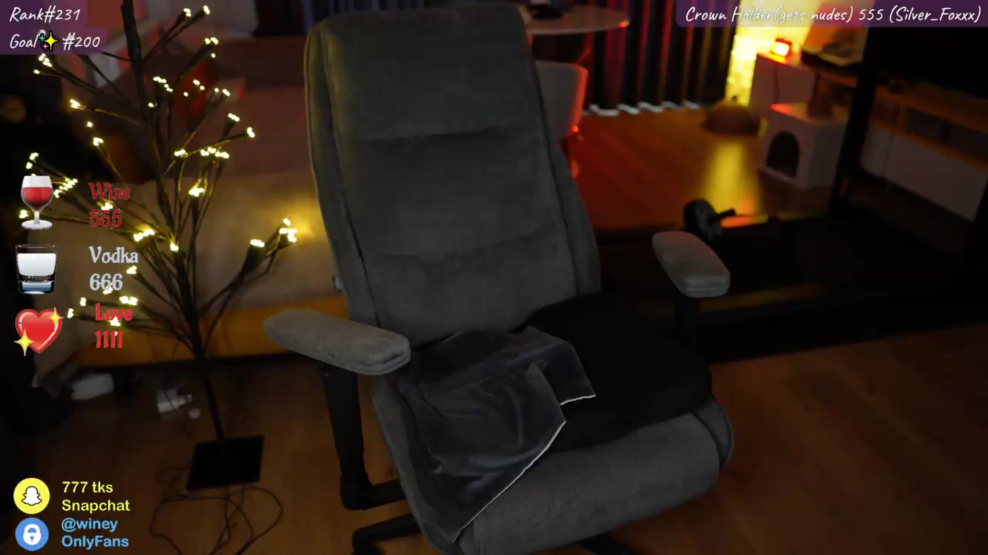 Gallery image thumbnail from Old_as_Wine's myfreecams stream on, 09/04/2026, 11:50 image 7 of 20