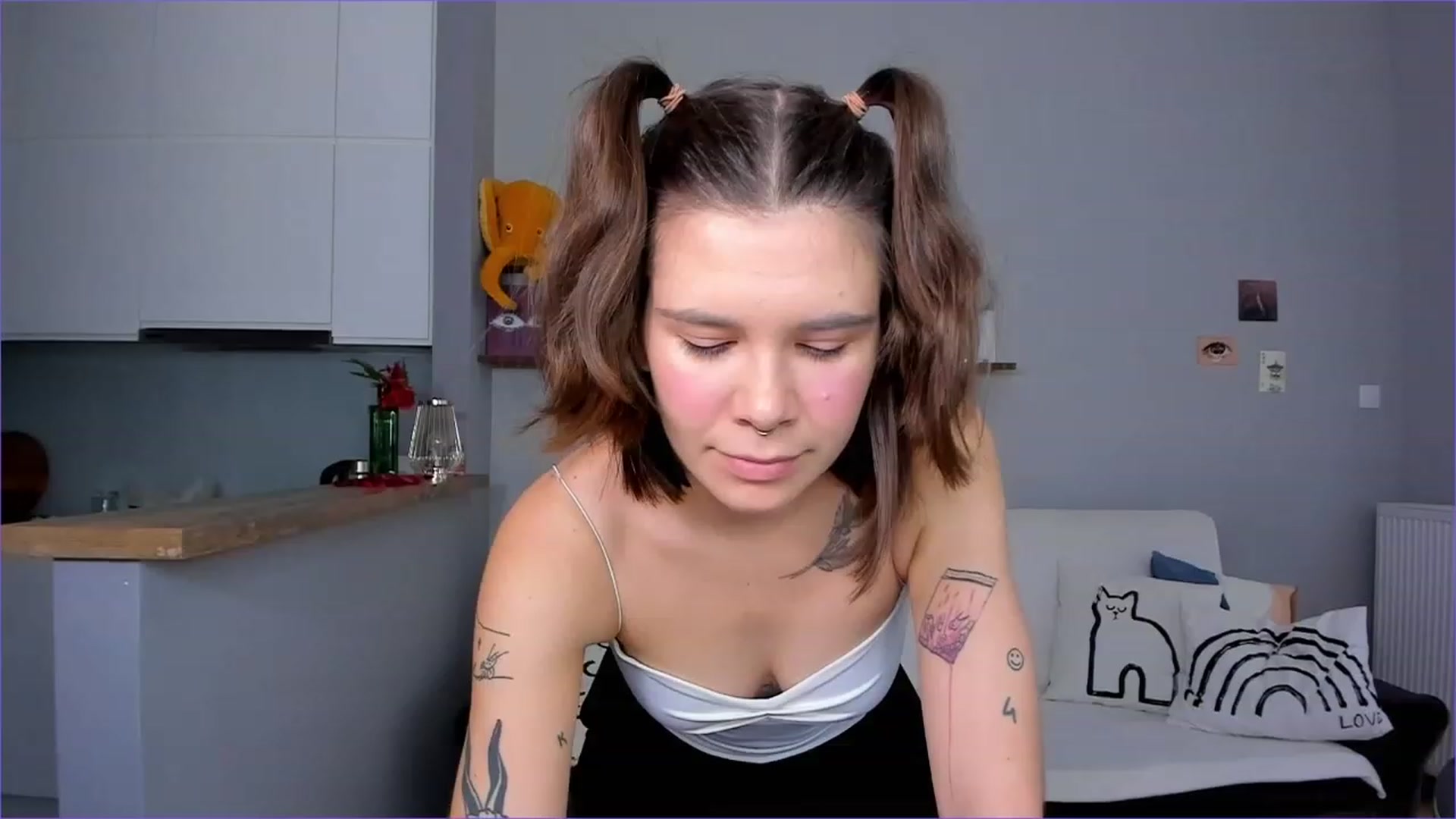 Gallery image thumbnail from Oliv_Port's myfreecams stream on, 05/24/2023, 03:48 image 13 of 20