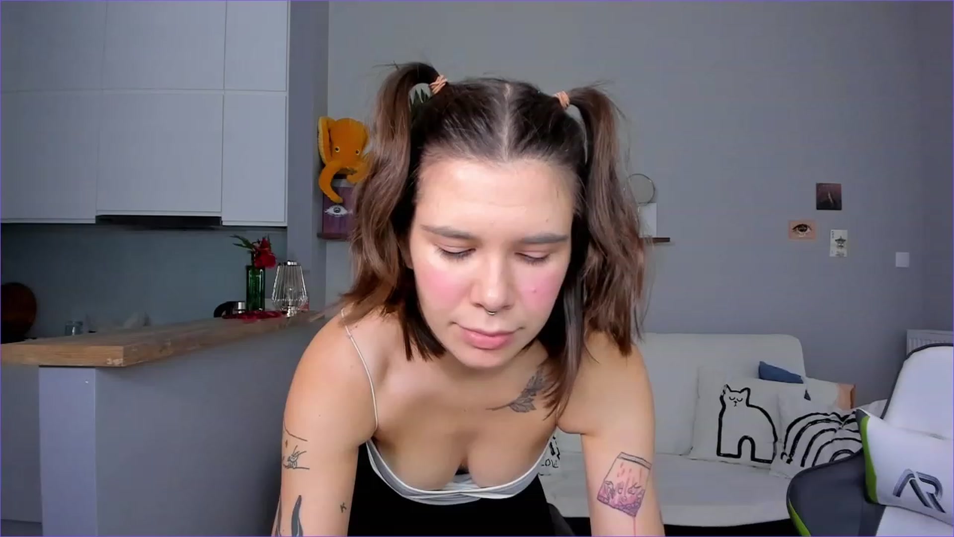 Gallery image thumbnail from Oliv_Port's myfreecams stream on, 05/24/2023, 03:48 image 7 of 20