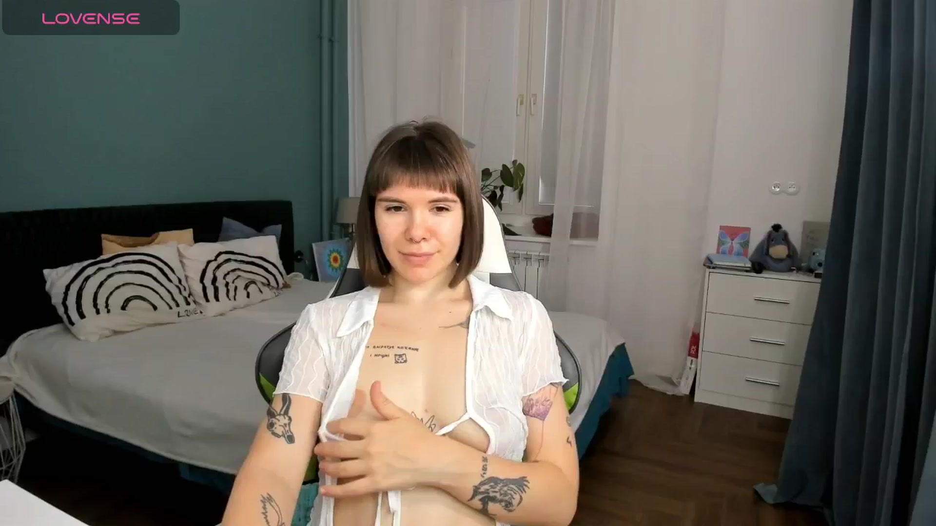 Gallery image thumbnail from Oliv_Port's myfreecams stream on, 06/18/2024, 09:25 image 5 of 20