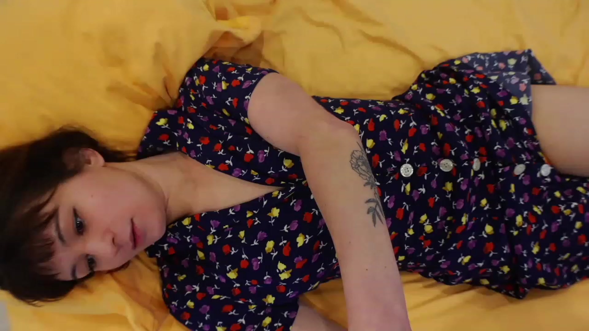 Gallery image thumbnail from OliveFox's myfreecams stream on, 04/16/2023, 02:48 image 13 of 20