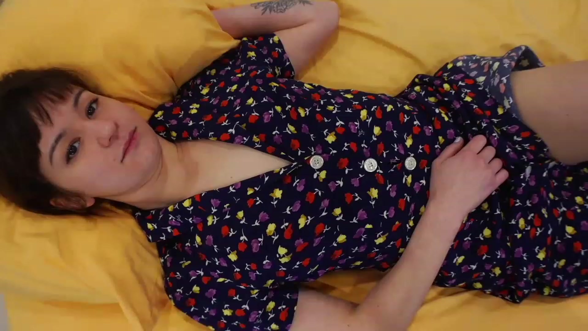 Gallery image thumbnail from OliveFox's myfreecams stream on, 04/16/2023, 02:48 image 8 of 20