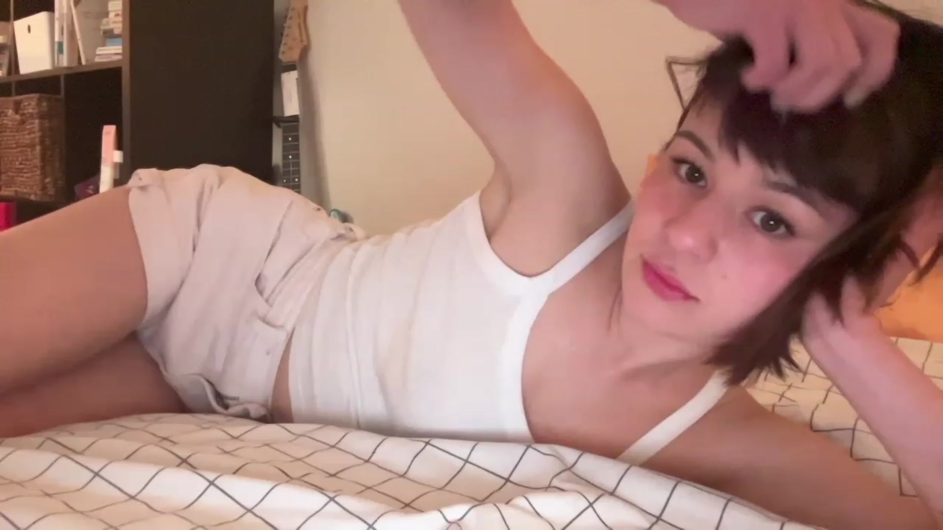 Gallery image thumbnail from OliveFox's myfreecams stream on, 05/13/2023, 08:53 image 8 of 20