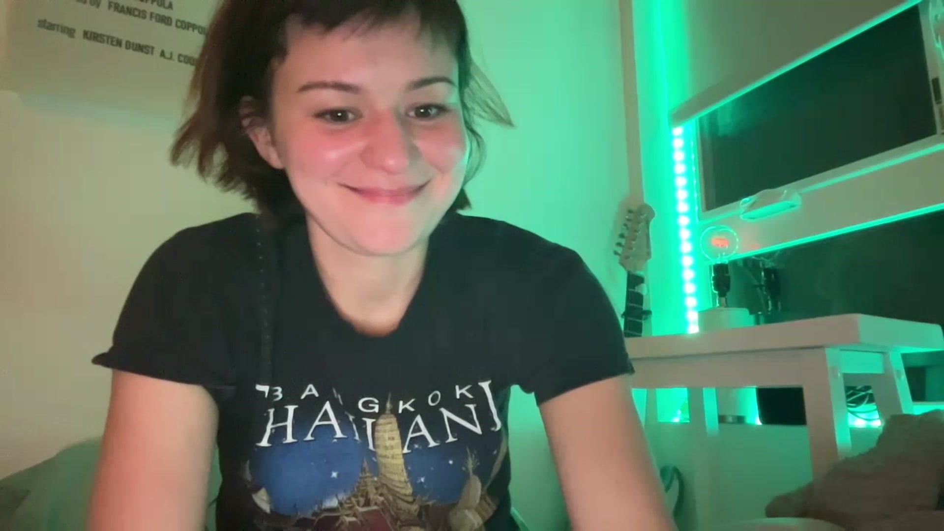 Gallery image thumbnail from OliveFox's myfreecams stream on, 07/18/2023, 09:06 image 4 of 20
