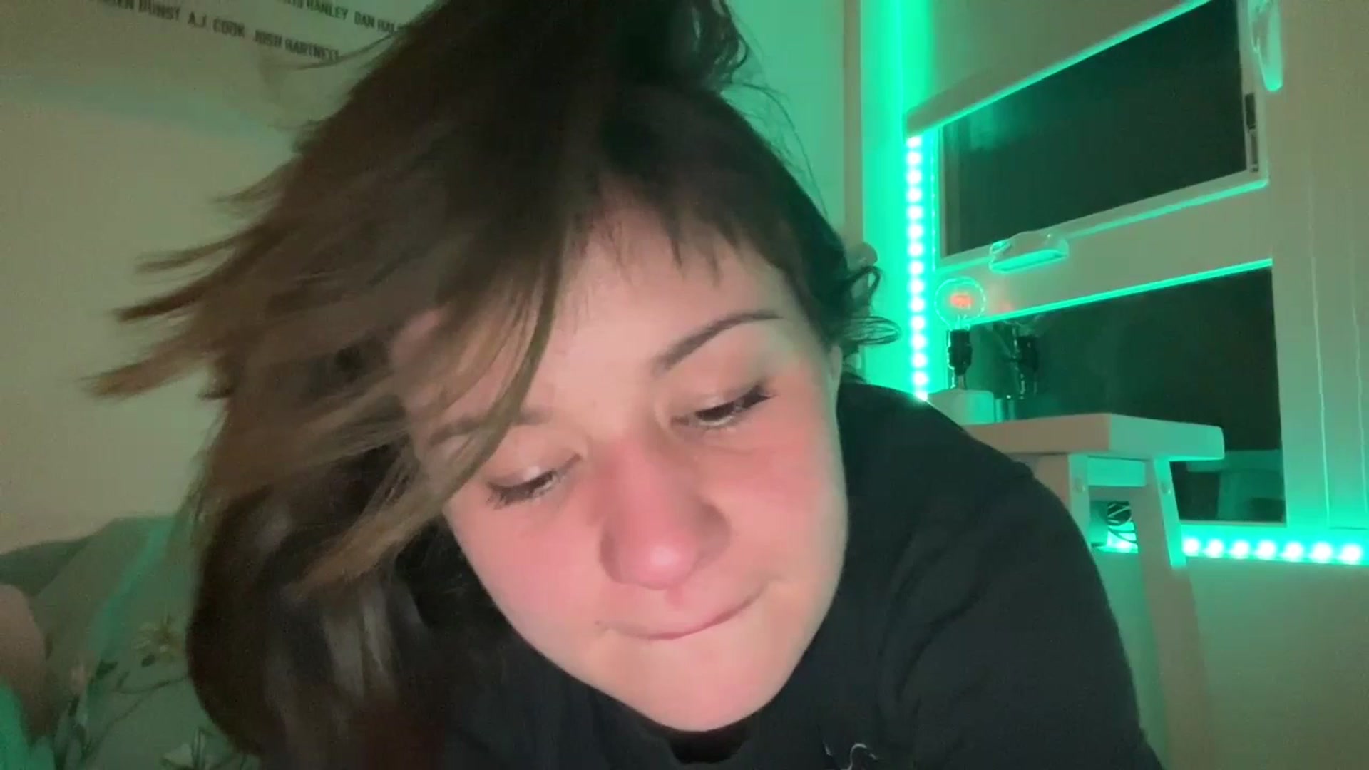 Gallery image thumbnail from OliveFox's myfreecams stream on, 07/18/2023, 09:06 image 1 of 20