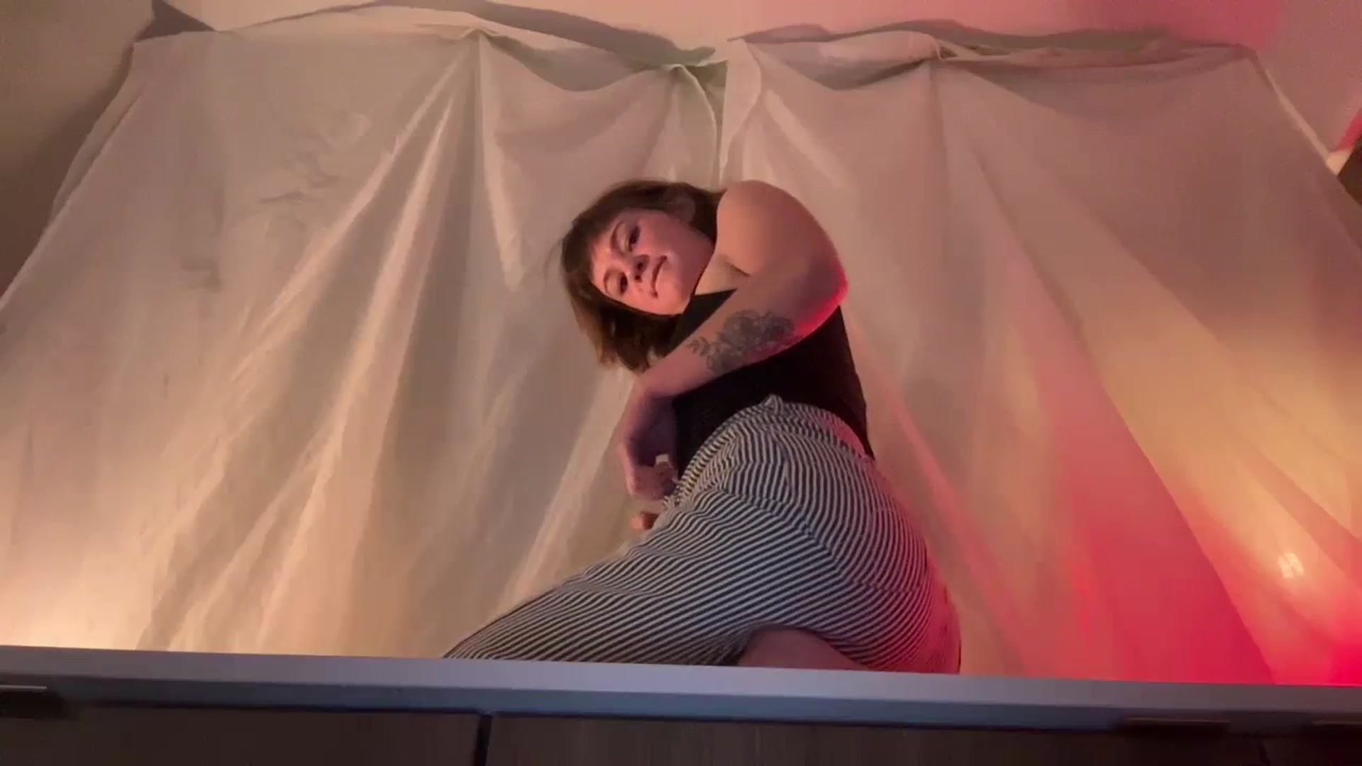 Gallery image thumbnail from OliveFox's myfreecams stream on, 07/26/2023, 06:34 image 10 of 20