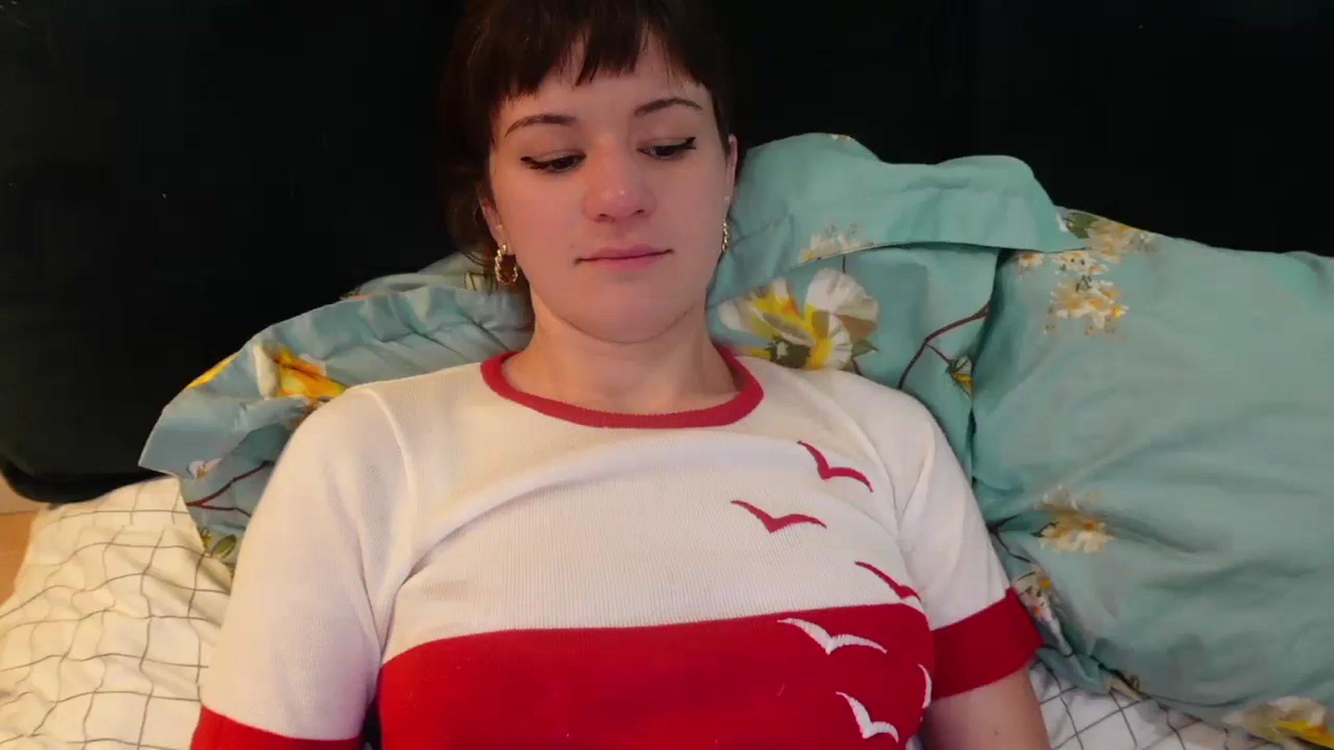 Gallery image thumbnail from OliveFox's myfreecams stream on, 08/05/2023, 06:27 image 8 of 20