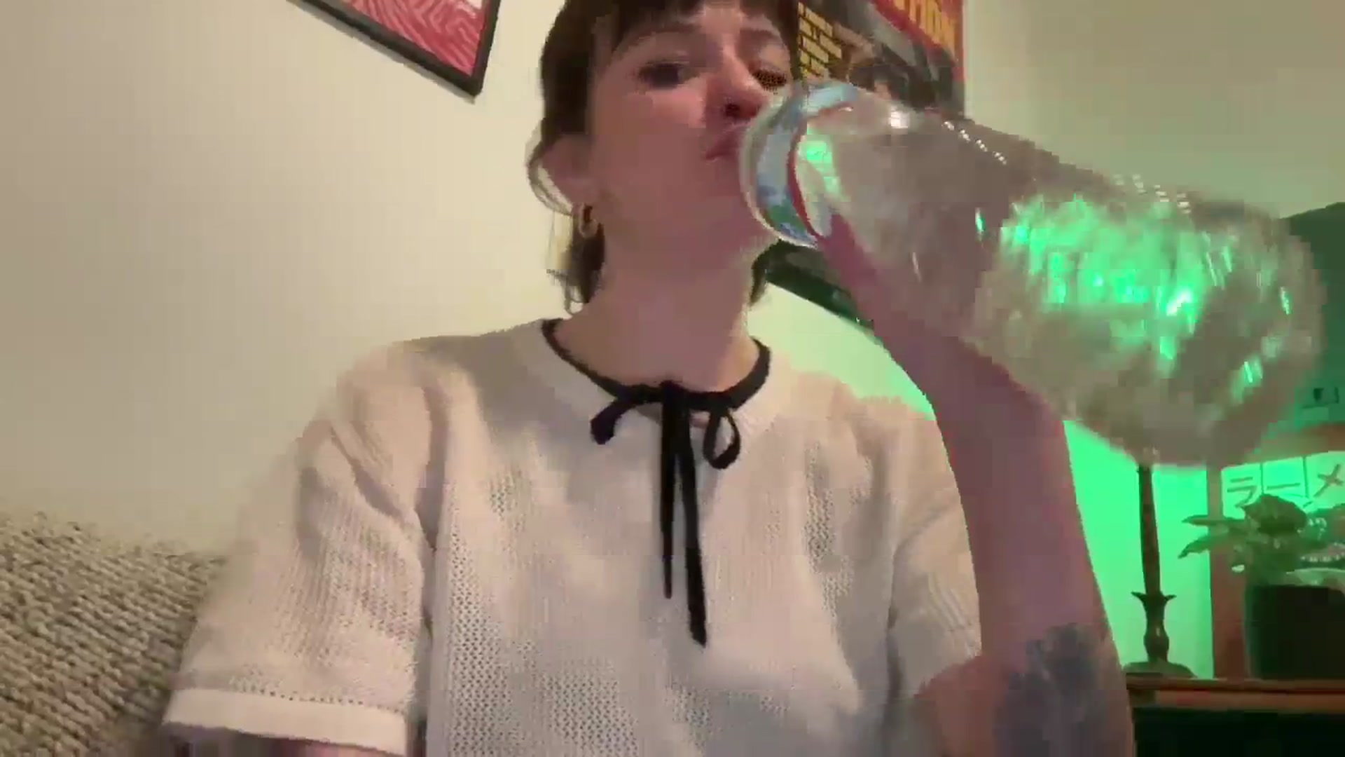 Gallery image thumbnail from OliveFox's myfreecams stream on, 08/16/2023, 05:20 image 17 of 20