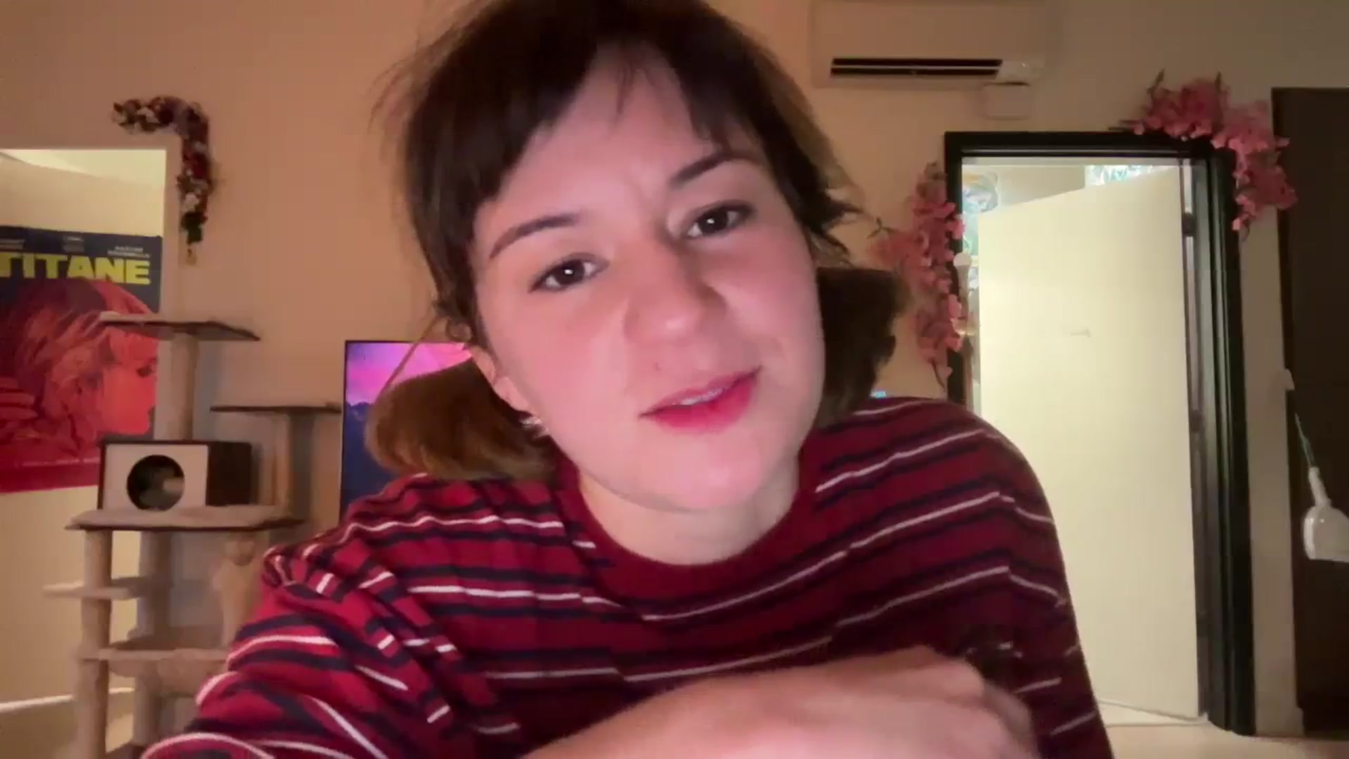 Gallery image thumbnail from OliveFox's myfreecams stream on, 08/17/2023, 03:34 image 19 of 20