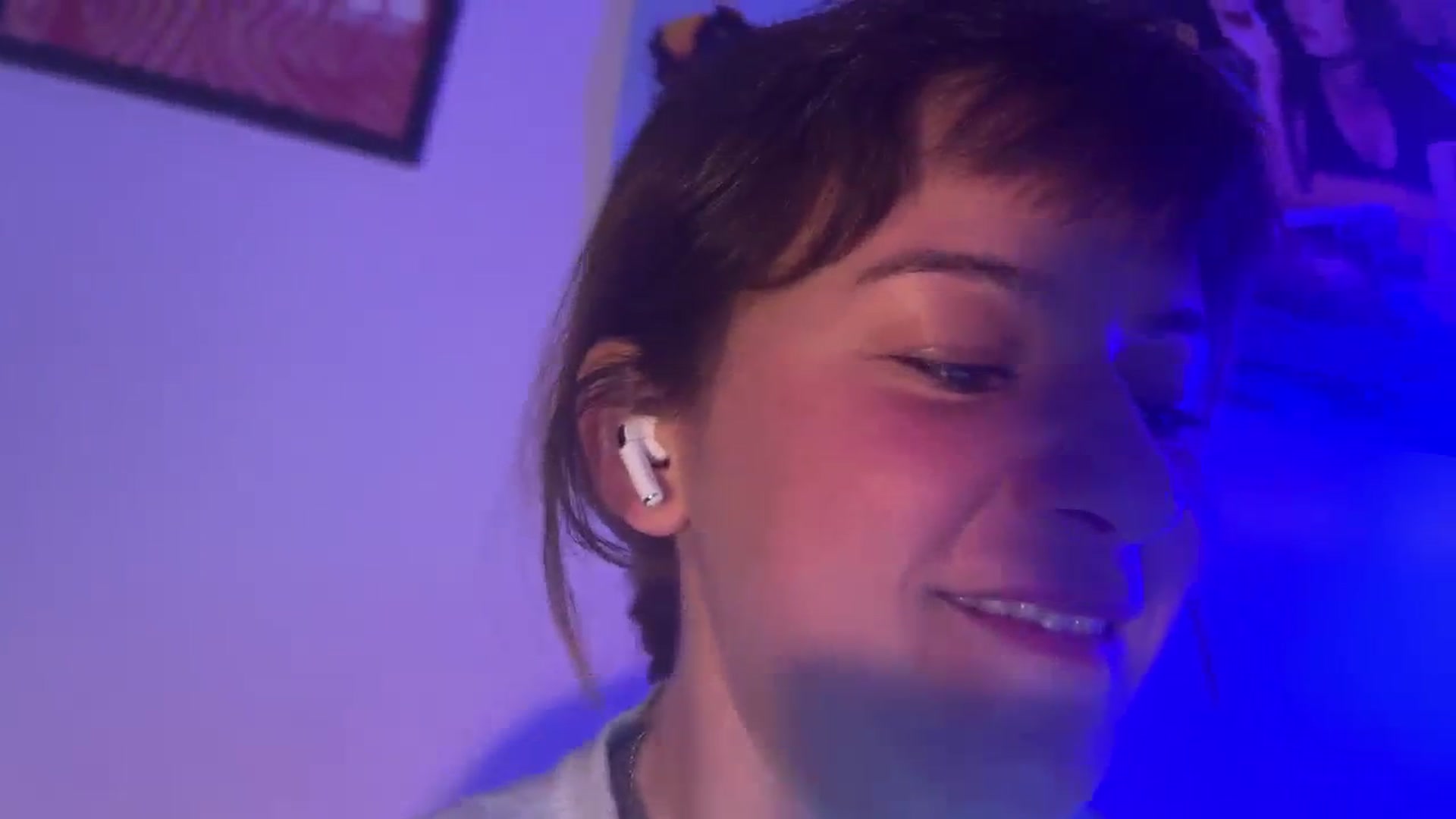 Gallery image thumbnail from OliveFox's myfreecams stream on, 08/23/2023, 05:09 image 11 of 20