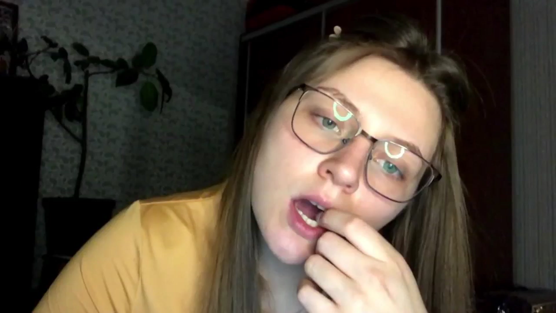 Gallery image thumbnail from Olive_Cutie's myfreecams stream on, 11/30/2025, 03:29 image 18 of 20