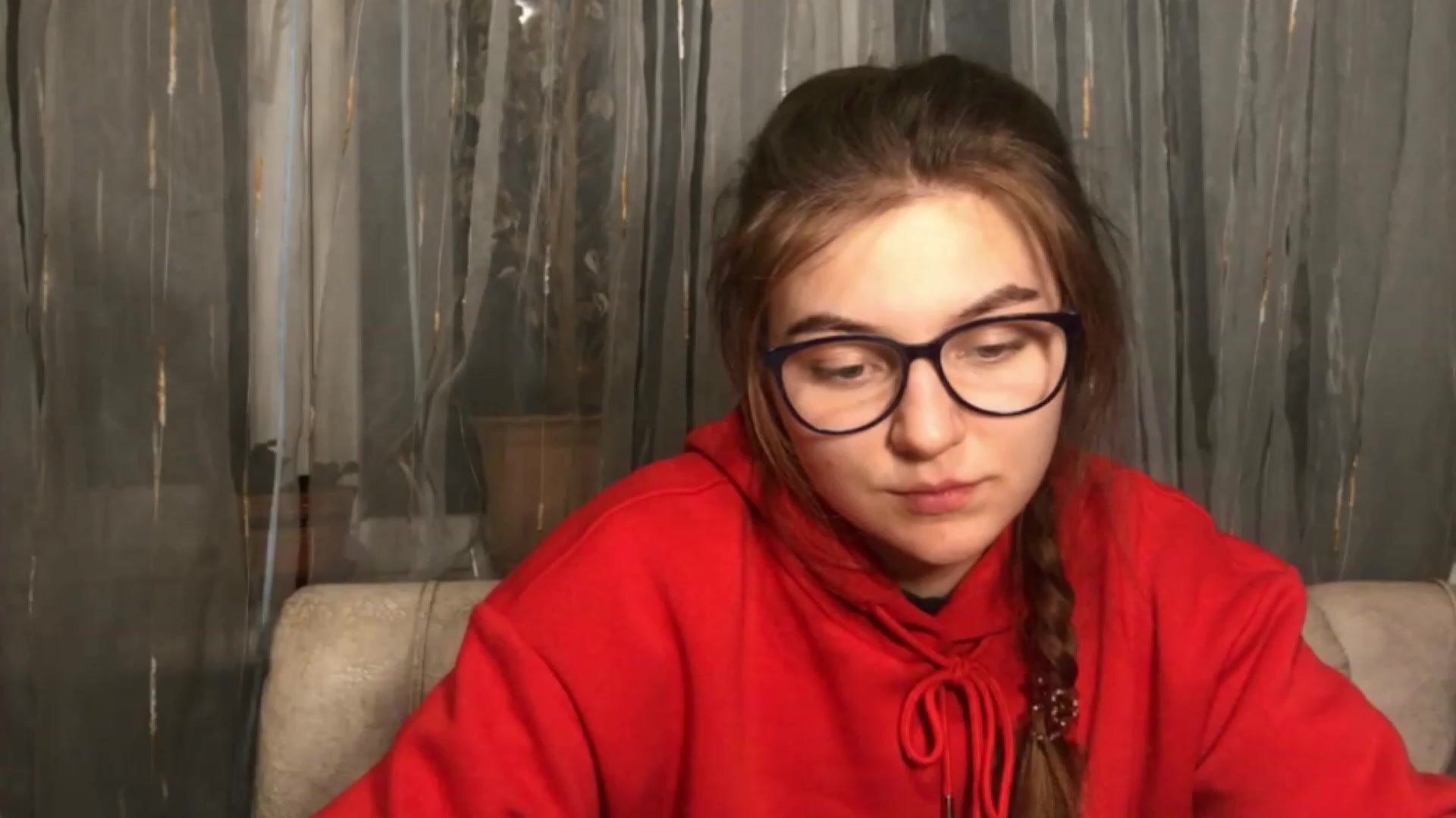 Gallery image thumbnail from Oliveevee_'s myfreecams stream on, 12/02/2022, 21:04 image 19 of 20