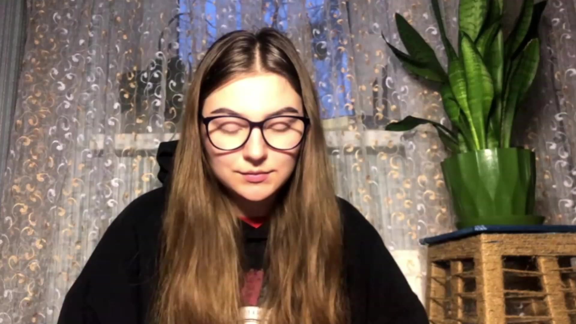 Gallery image thumbnail from Oliveevee_'s myfreecams stream on, 12/04/2022, 14:34 image 3 of 20