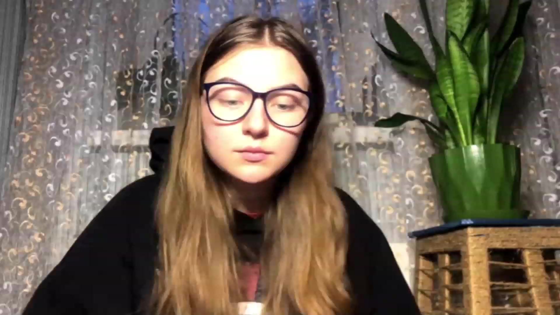 Gallery image thumbnail from Oliveevee_'s myfreecams stream on, 12/04/2022, 14:34 image 7 of 20