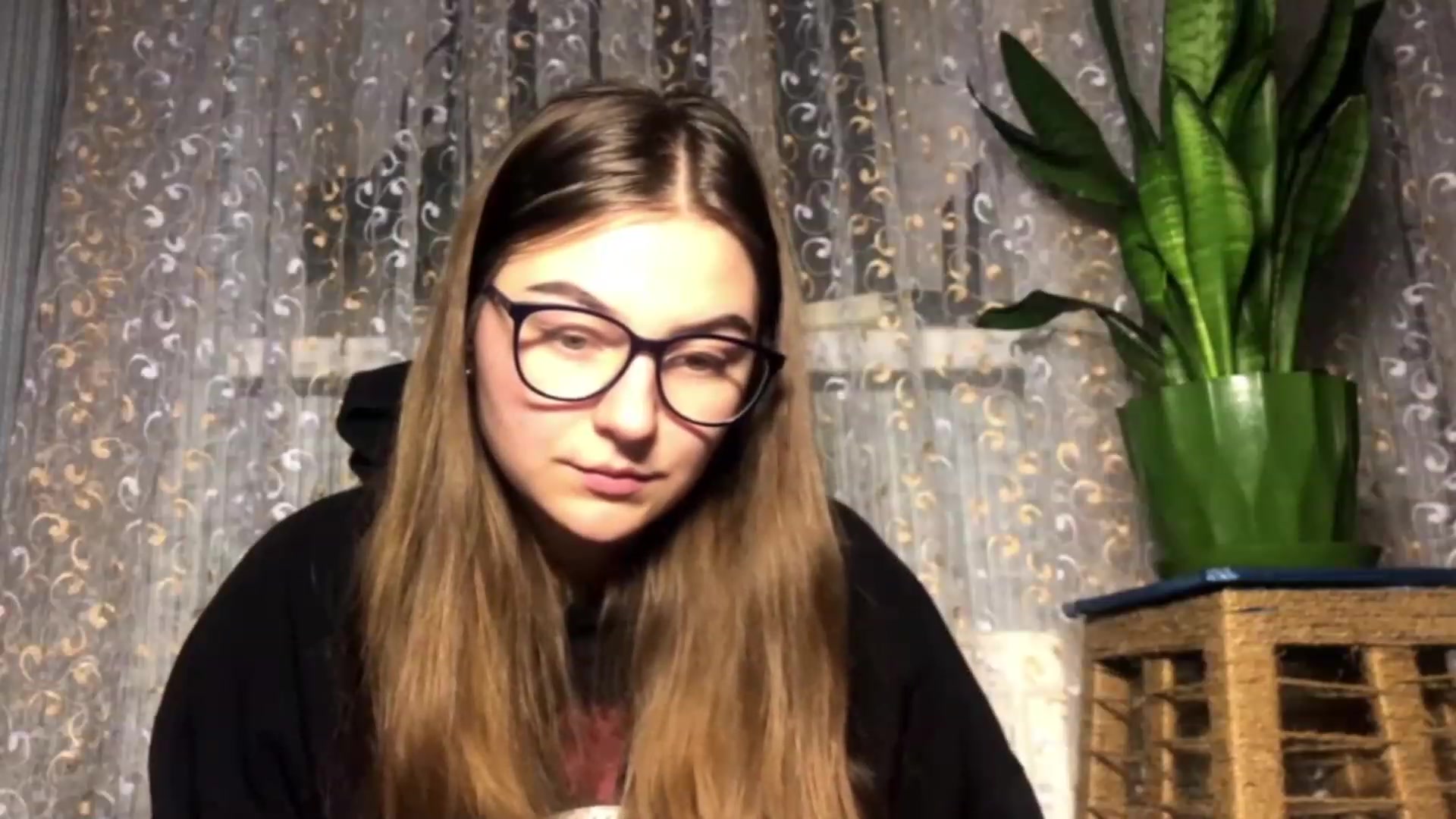 Gallery image thumbnail from Oliveevee_'s myfreecams stream on, 12/04/2022, 15:38 image 17 of 20