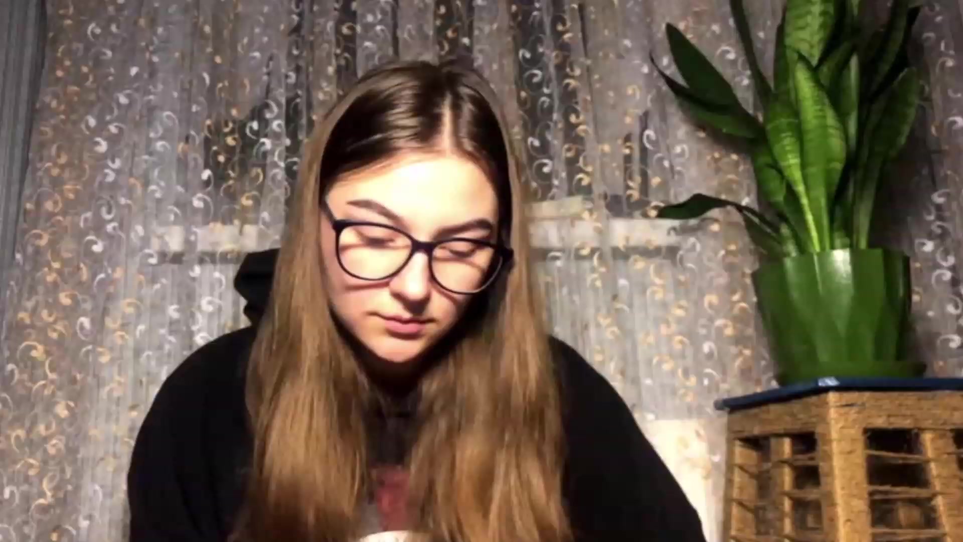Gallery image thumbnail from Oliveevee_'s myfreecams stream on, 12/04/2022, 16:12 image 11 of 20