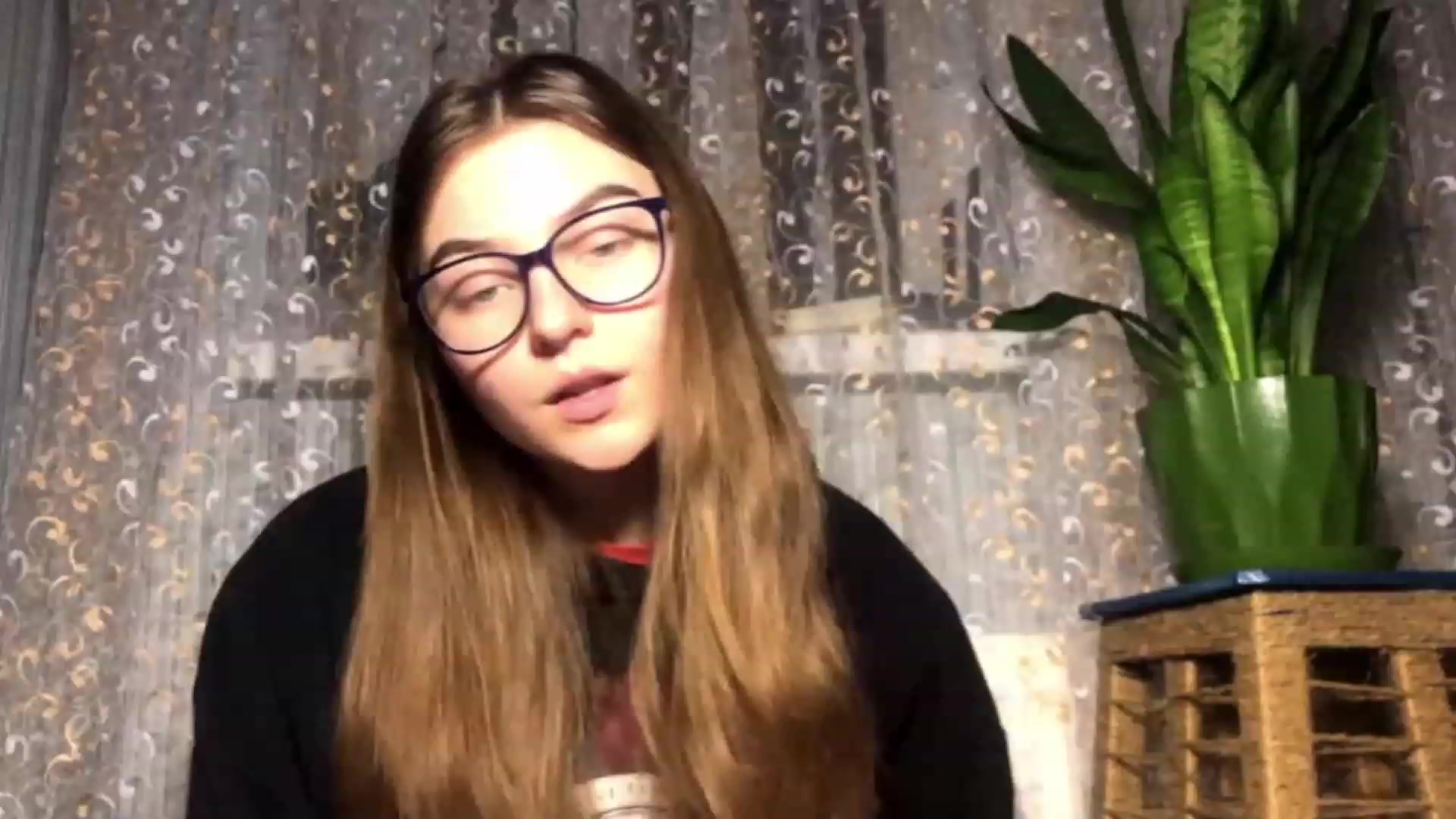 Gallery image thumbnail from Oliveevee_'s myfreecams stream on, 12/04/2022, 16:12 image 13 of 20