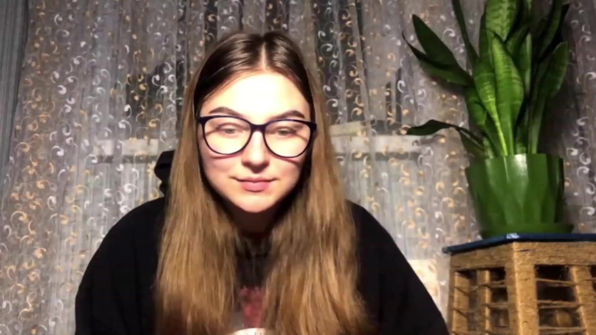 Gallery image thumbnail from Oliveevee_'s myfreecams stream on, 12/04/2022, 16:12 image 16 of 20