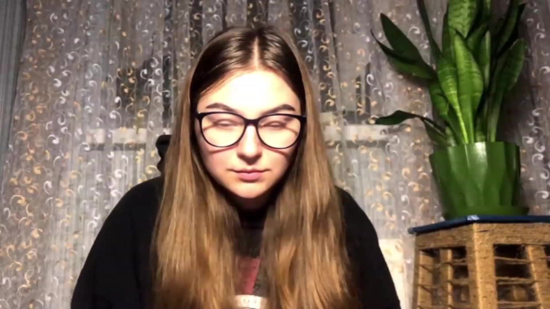 Gallery image thumbnail from Oliveevee_'s myfreecams stream on, 12/04/2022, 17:01 image 5 of 20