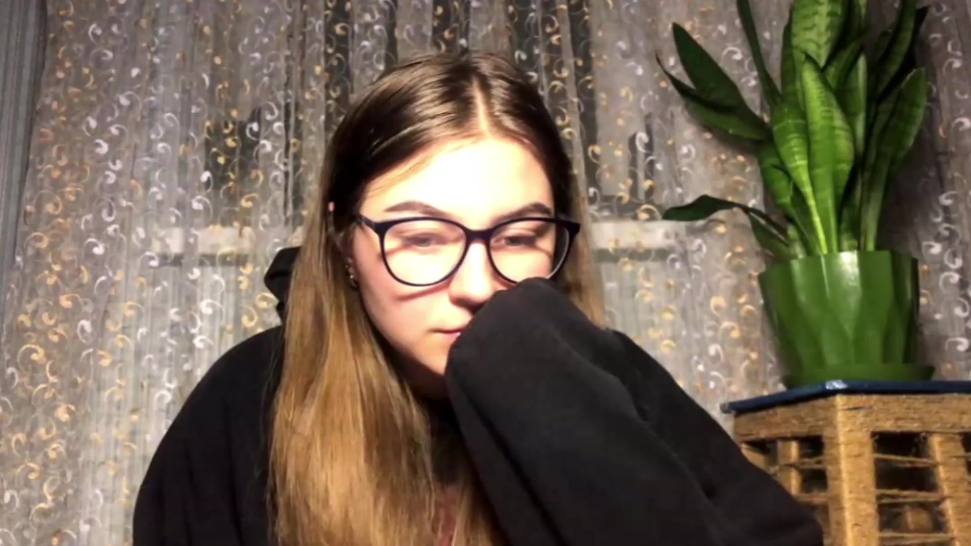 Gallery image thumbnail from Oliveevee_'s myfreecams stream on, 12/04/2022, 17:01 image 20 of 20