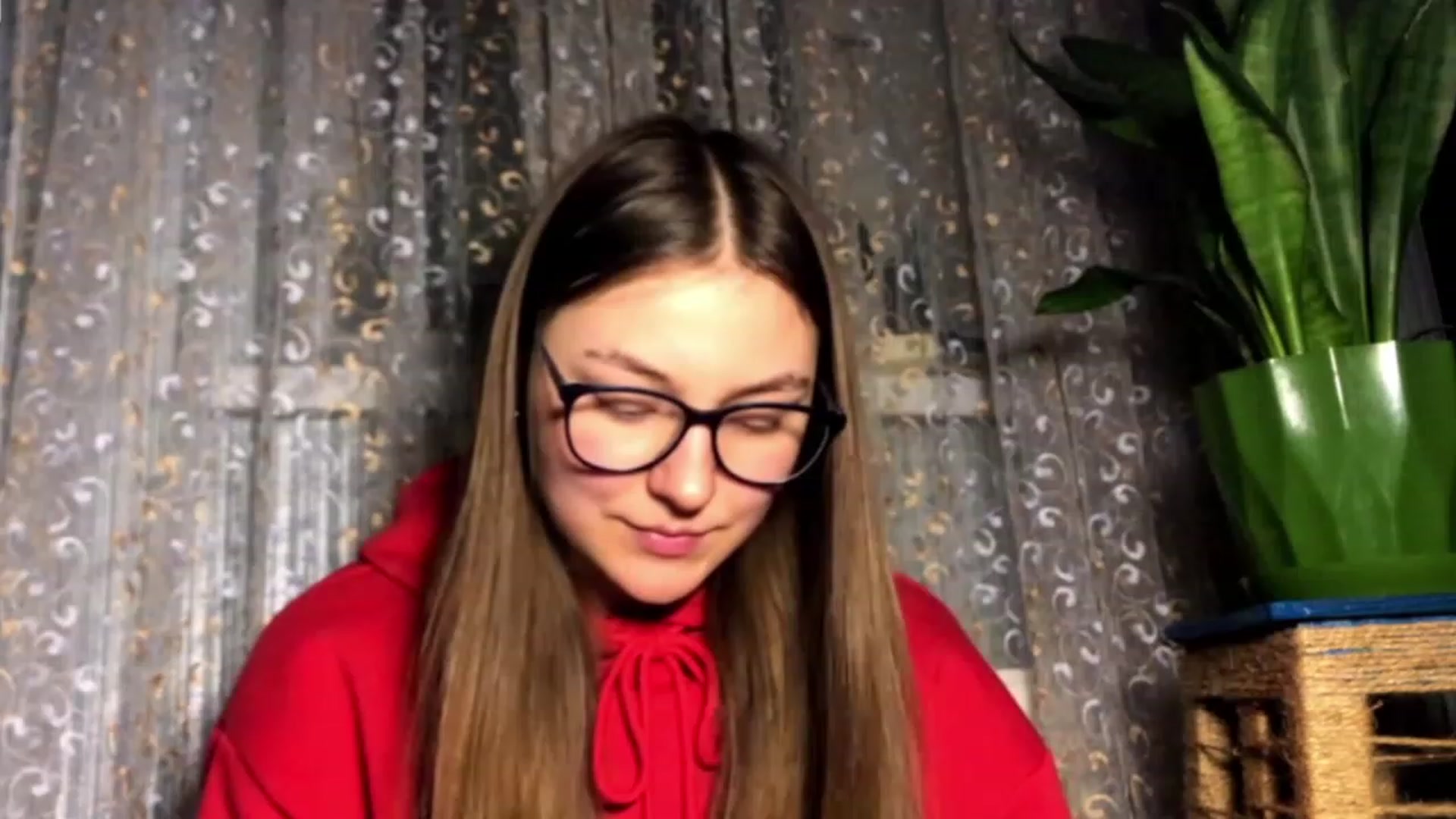 Gallery image thumbnail from Oliveevee_'s myfreecams stream on, 01/16/2023, 19:32 image 17 of 20