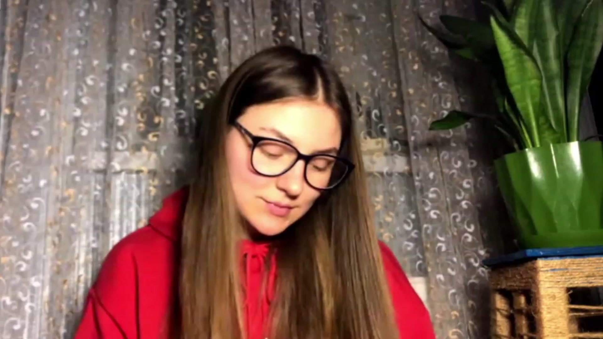 Gallery image thumbnail from Oliveevee_'s myfreecams stream on, 01/16/2023, 19:32 image 6 of 20
