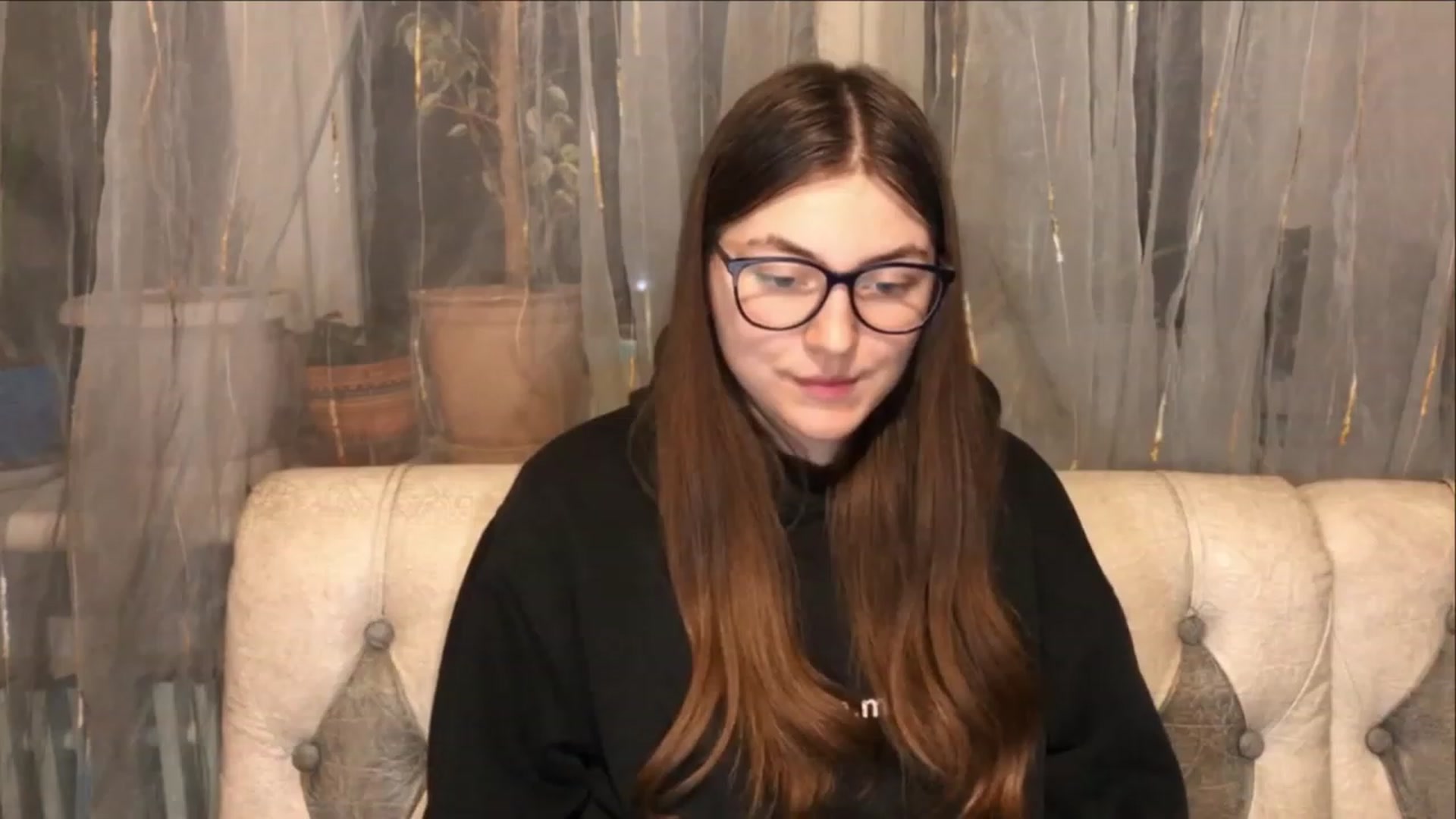 Gallery image thumbnail from Oliveevee_'s myfreecams stream on, 01/18/2023, 24:19 image 13 of 20