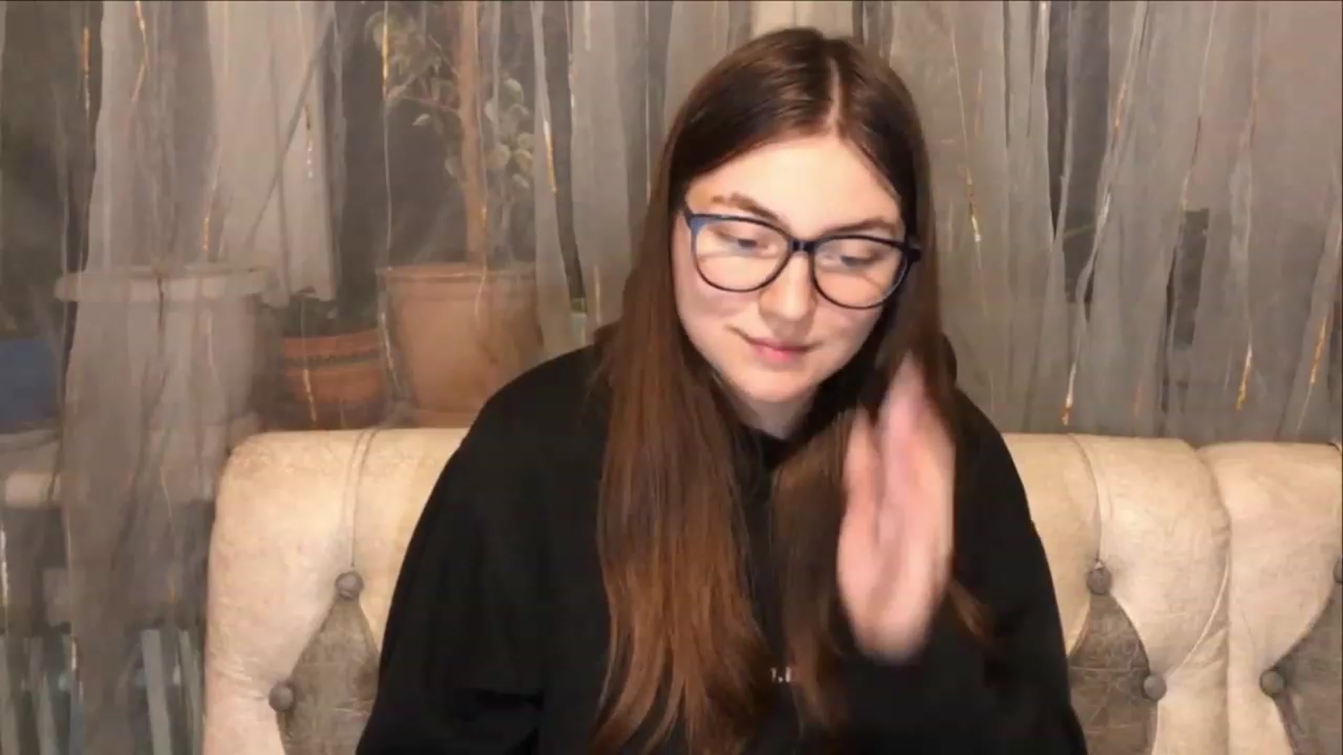 Gallery image thumbnail from Oliveevee_'s myfreecams stream on, 01/18/2023, 24:19 image 16 of 20