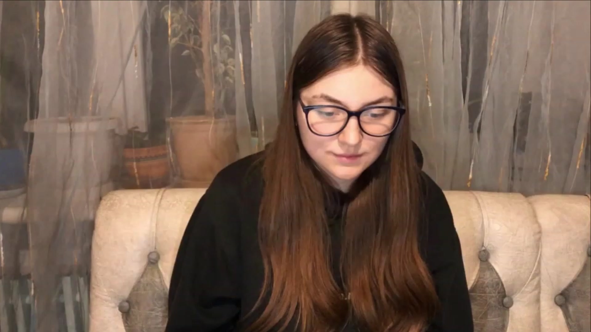 Gallery image thumbnail from Oliveevee_'s myfreecams stream on, 01/18/2023, 24:19 image 18 of 20