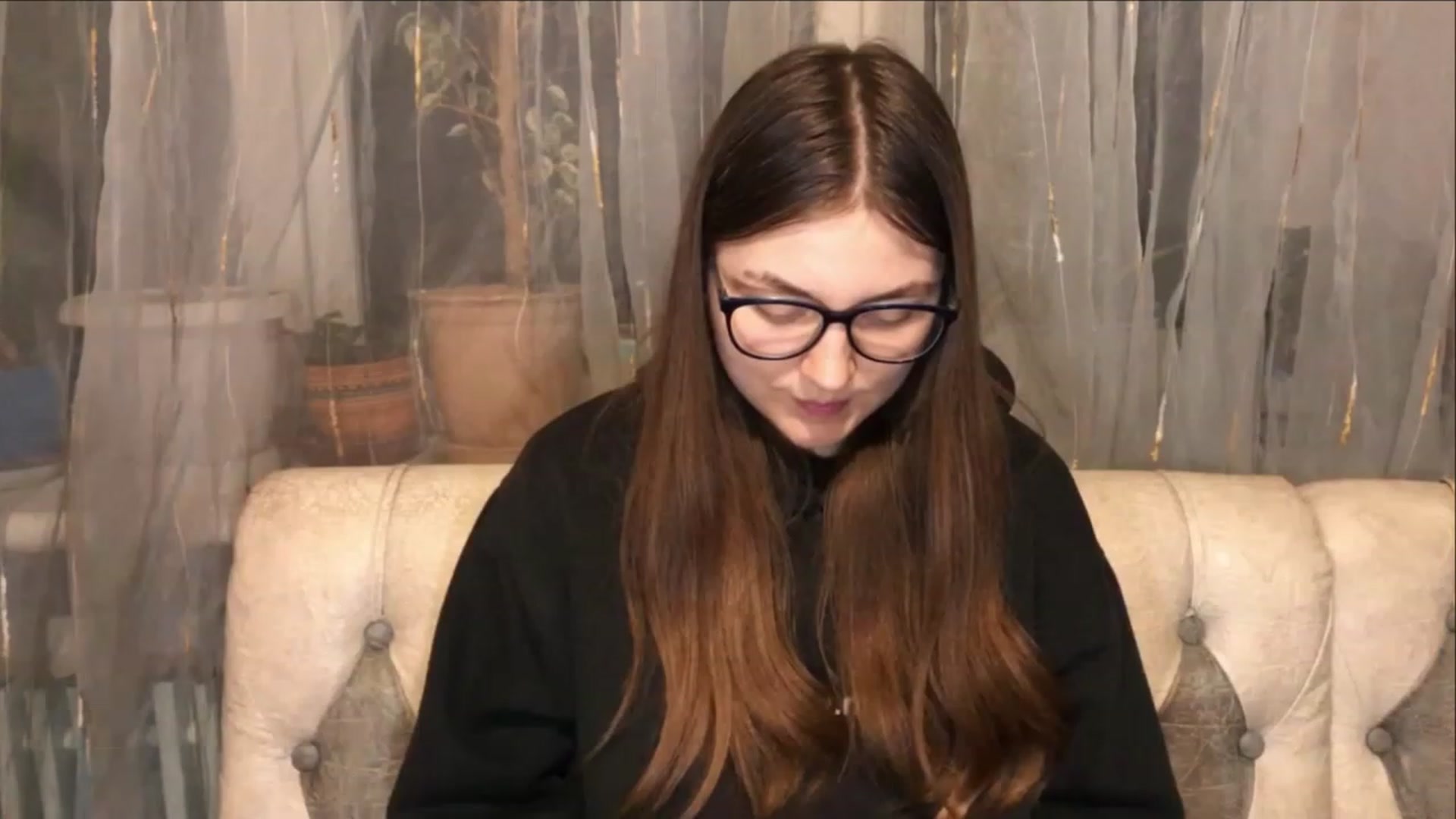 Gallery image thumbnail from Oliveevee_'s myfreecams stream on, 01/18/2023, 24:19 image 20 of 20