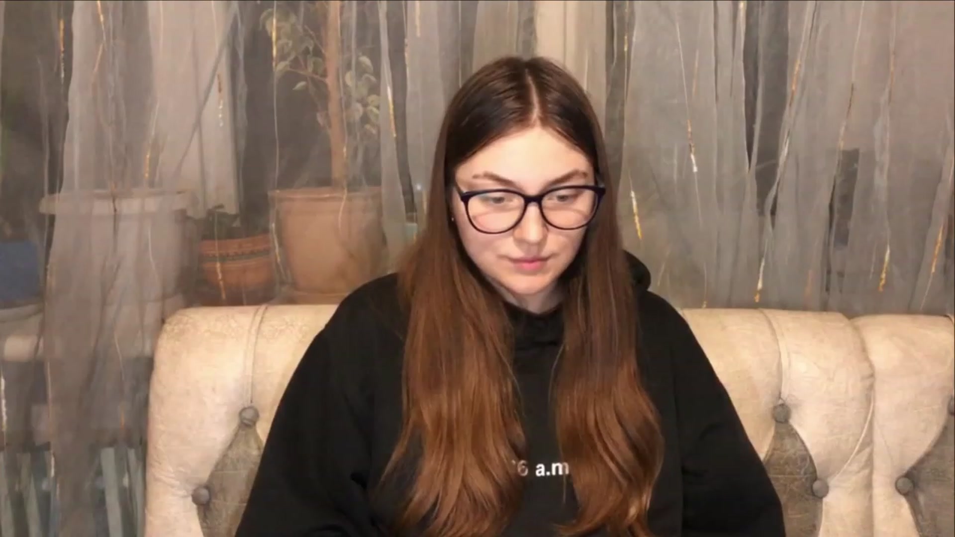 Gallery image thumbnail from Oliveevee_'s myfreecams stream on, 01/18/2023, 24:19 image 5 of 20