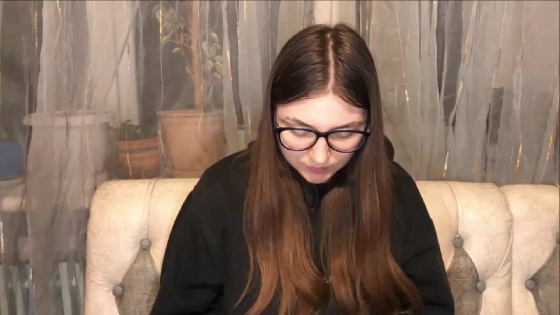 Gallery image thumbnail from Oliveevee_'s myfreecams stream on, 01/18/2023, 24:19 image 19 of 20
