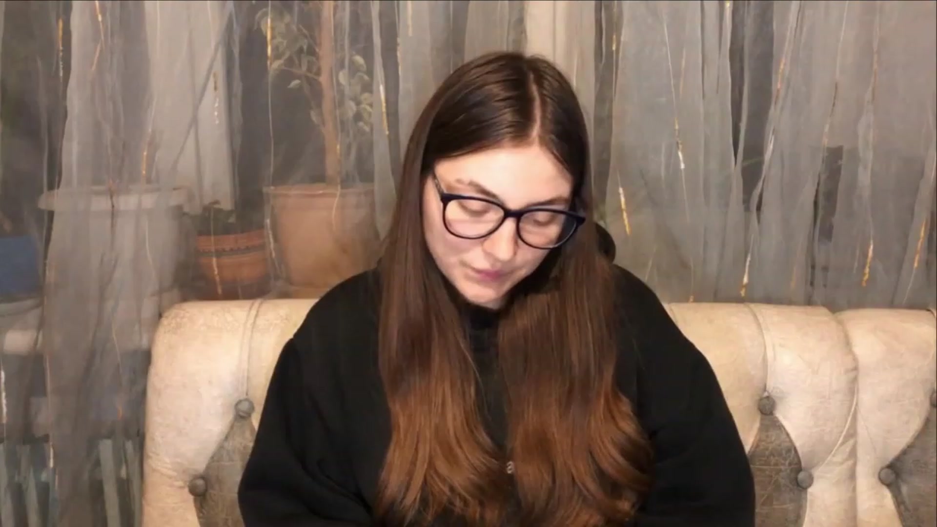 Gallery image thumbnail from Oliveevee_'s myfreecams stream on, 01/18/2023, 24:19 image 2 of 20