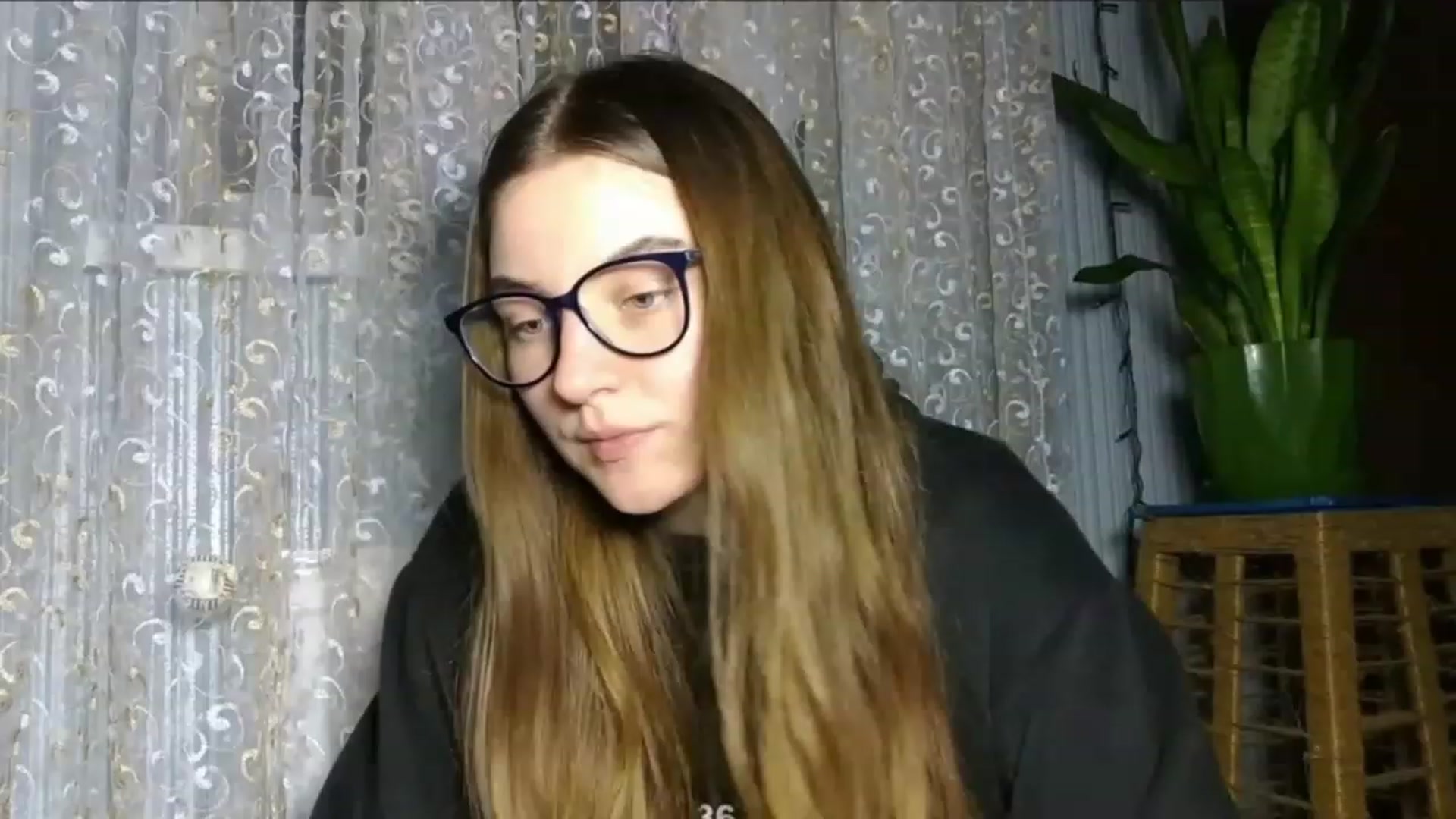 Gallery image thumbnail from Oliveevee_'s myfreecams stream on, 01/20/2023, 19:04 image 12 of 20