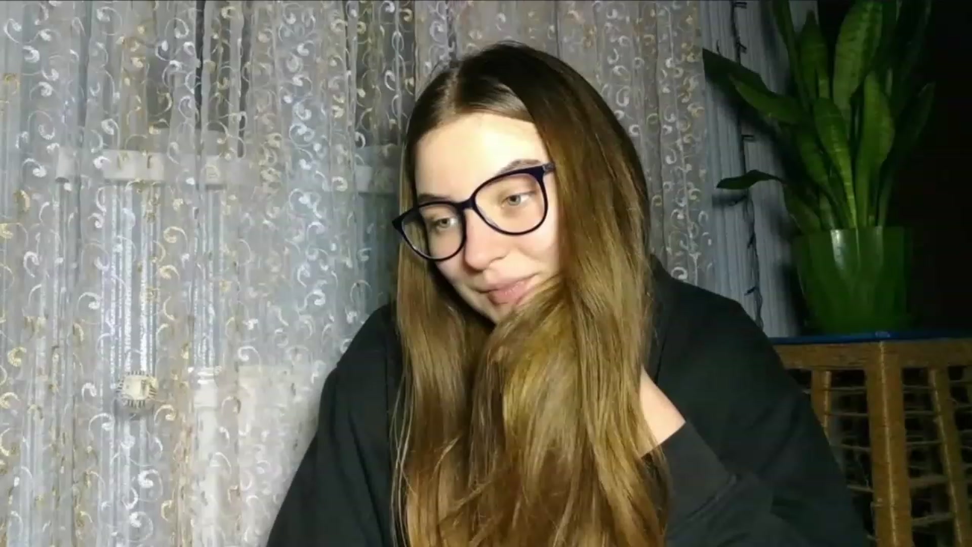 Gallery image thumbnail from Oliveevee_'s myfreecams stream on, 01/20/2023, 19:04 image 8 of 20