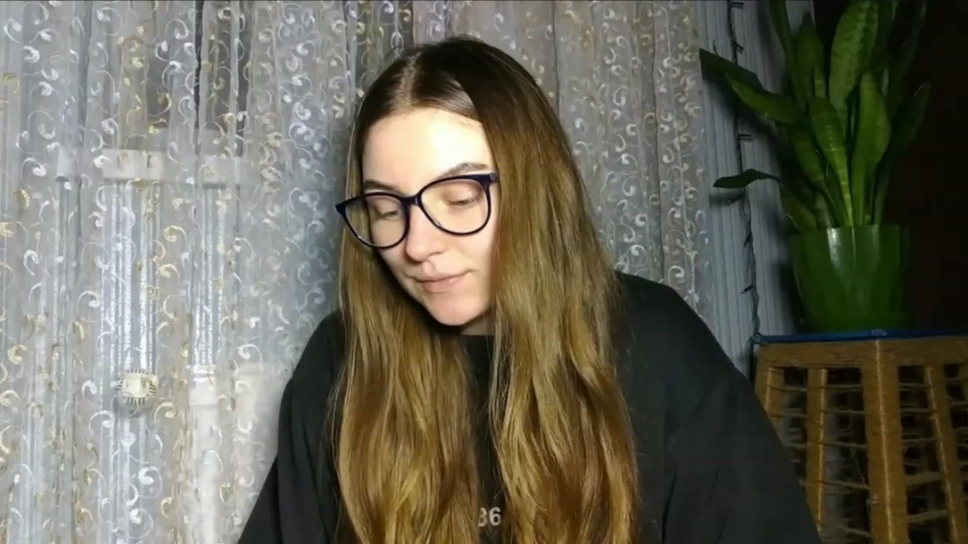 Gallery image thumbnail from Oliveevee_'s myfreecams stream on, 01/20/2023, 19:04 image 1 of 20
