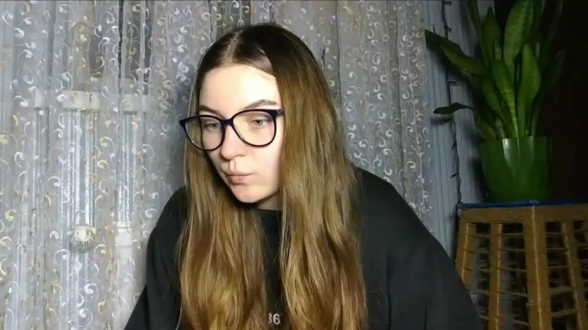 Gallery image thumbnail from Oliveevee_'s myfreecams stream on, 01/20/2023, 19:04 image 2 of 20